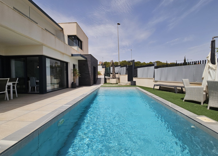 Resale - Villa - San Miguel de Salinas - Orihuela Costa