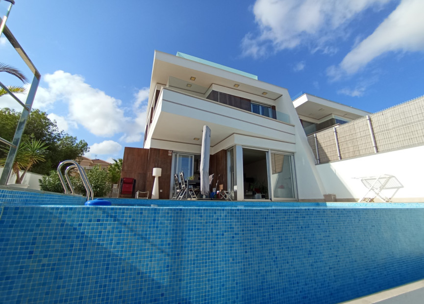 Resale - Villa - San Miguel de Salinas - Orihuela Costa