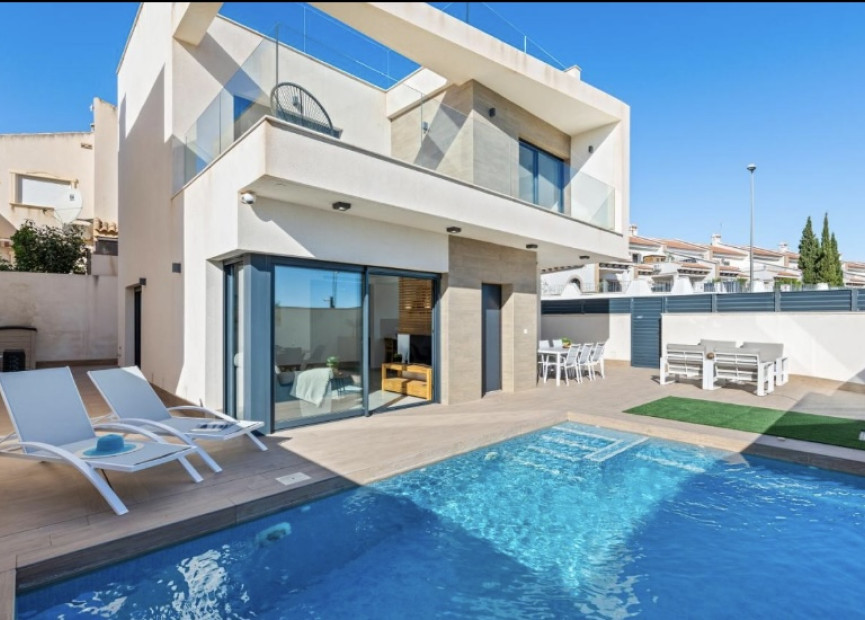 Resale - Villa - San Miguel de Salinas - Orihuela Costa