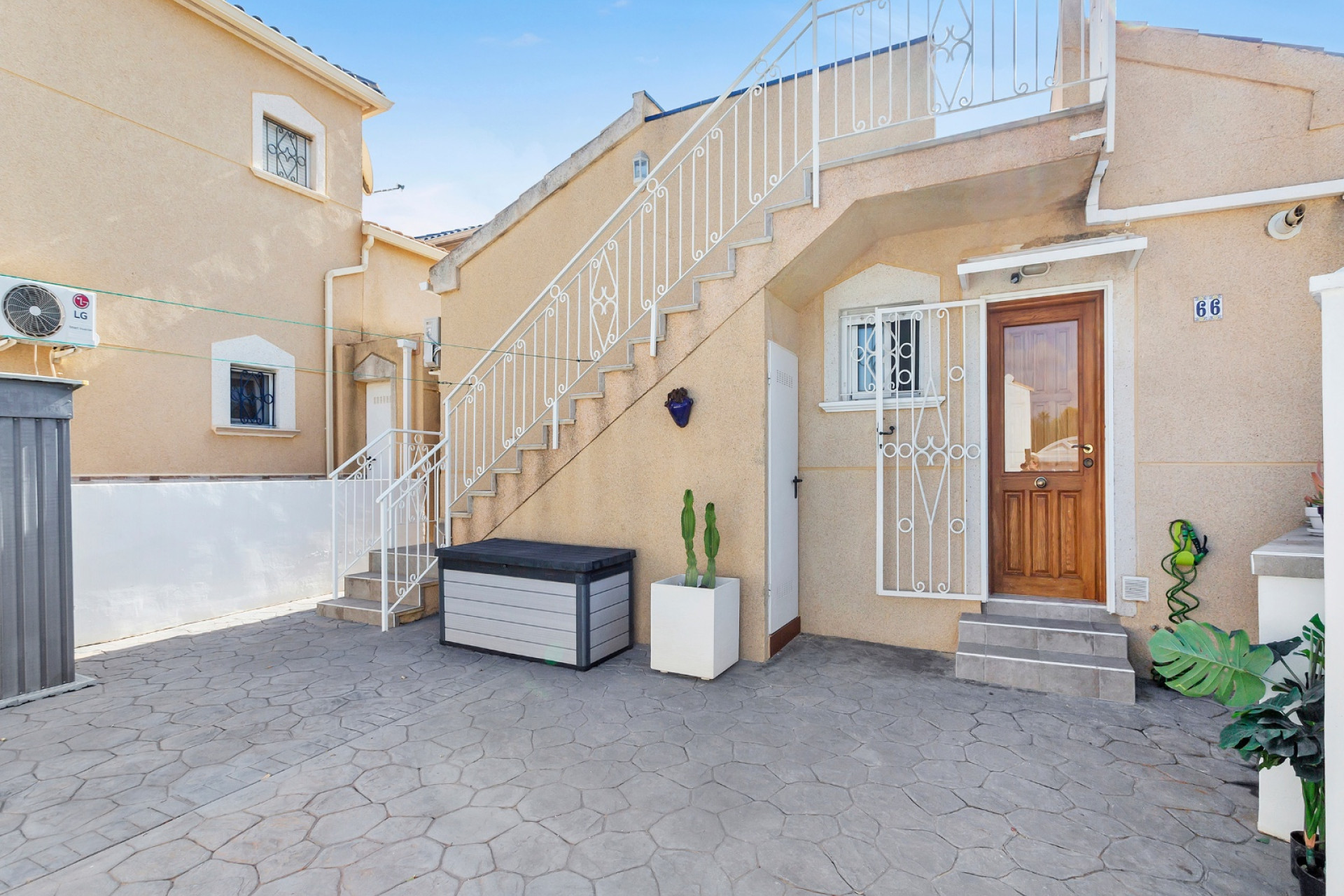 Resale - Villa - Torrevieja - Orihuela Costa