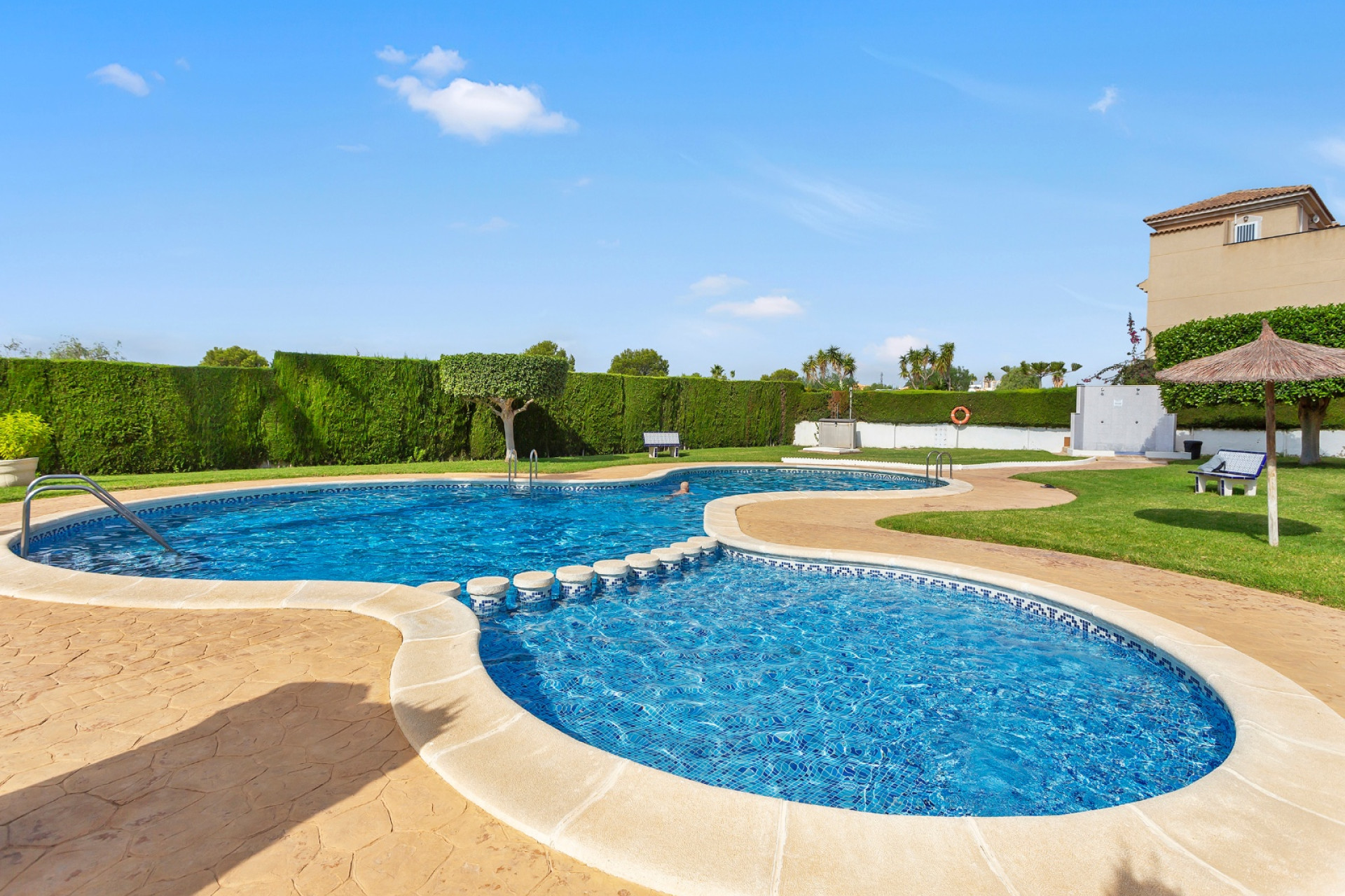 Resale - Villa - Torrevieja - Orihuela Costa