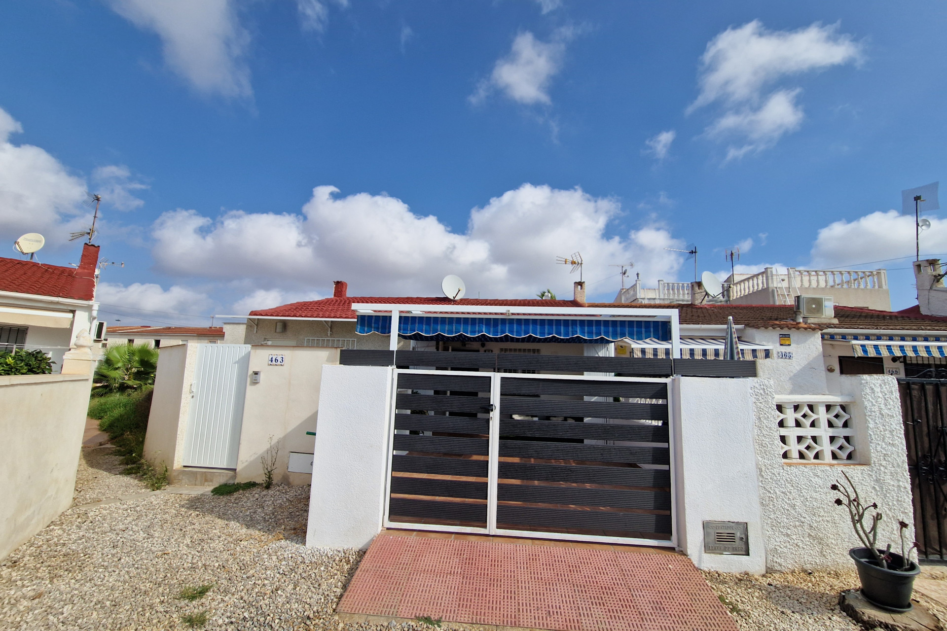 Resale - Villa - Torrevieja