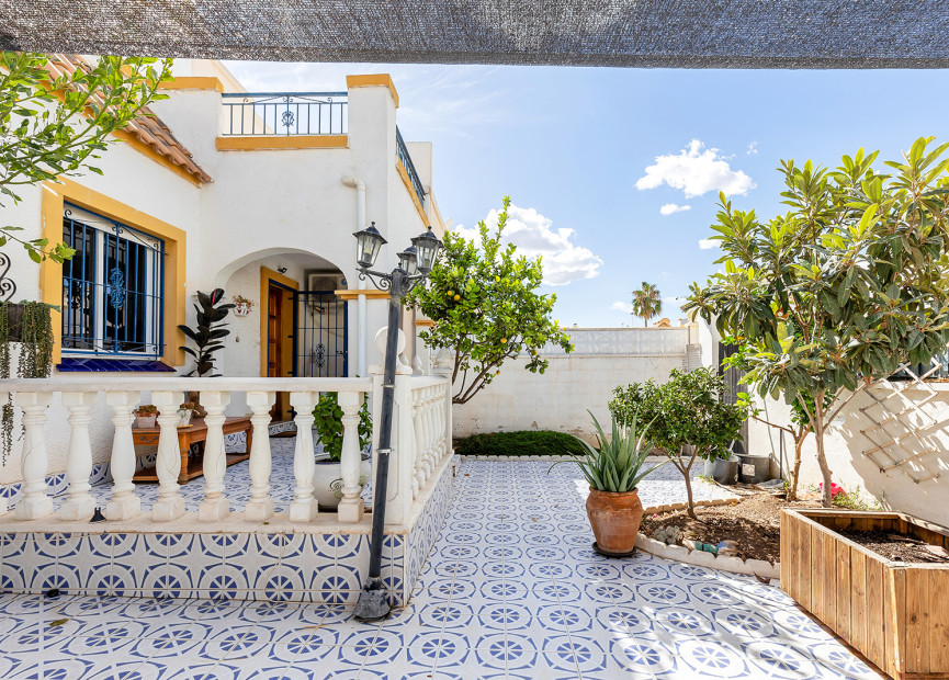 Resale - Villa - Torrevieja