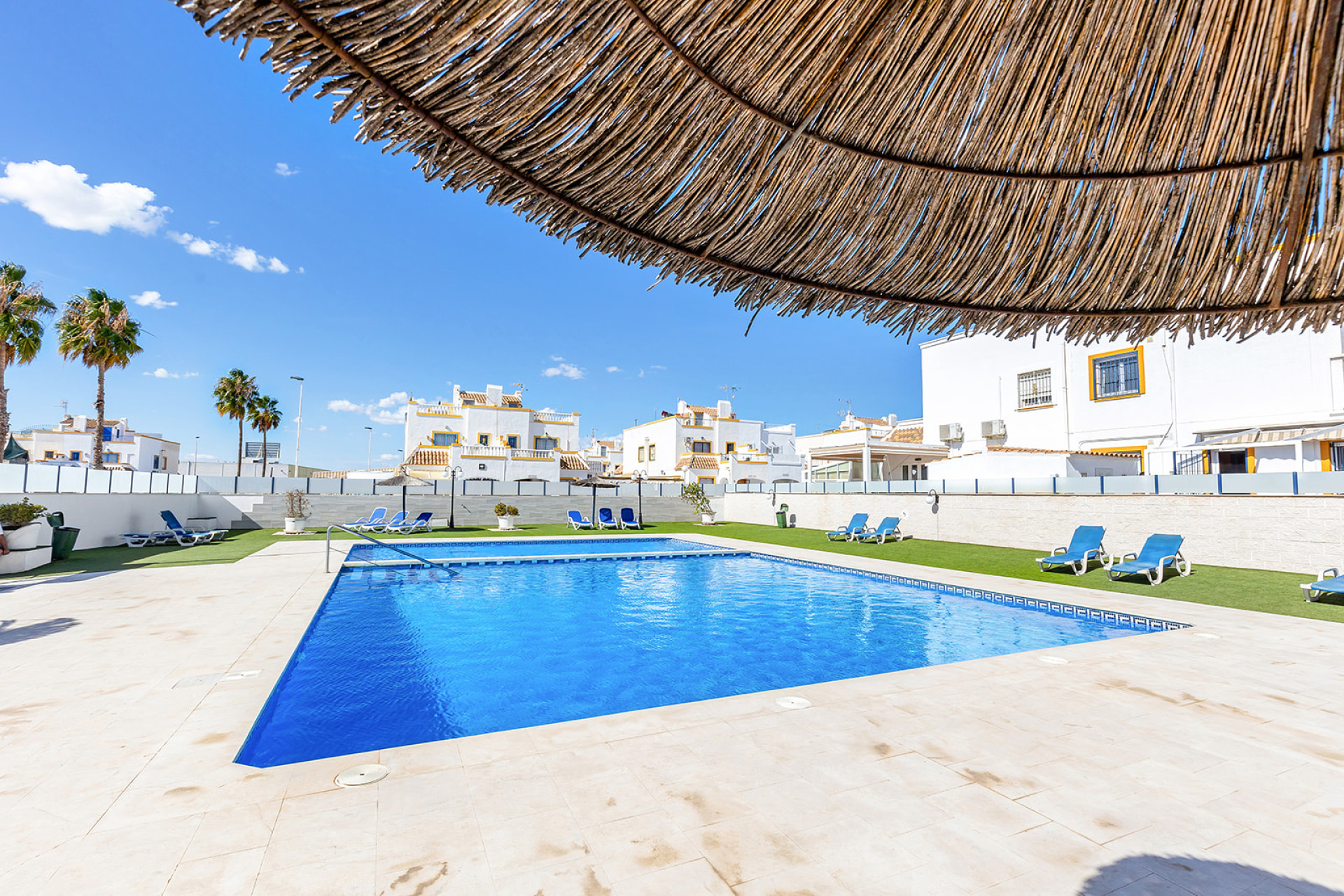 Resale - Villa - Torrevieja