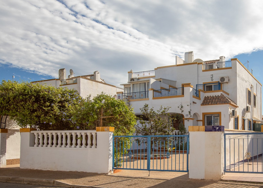 Resale - Villa - Torrevieja