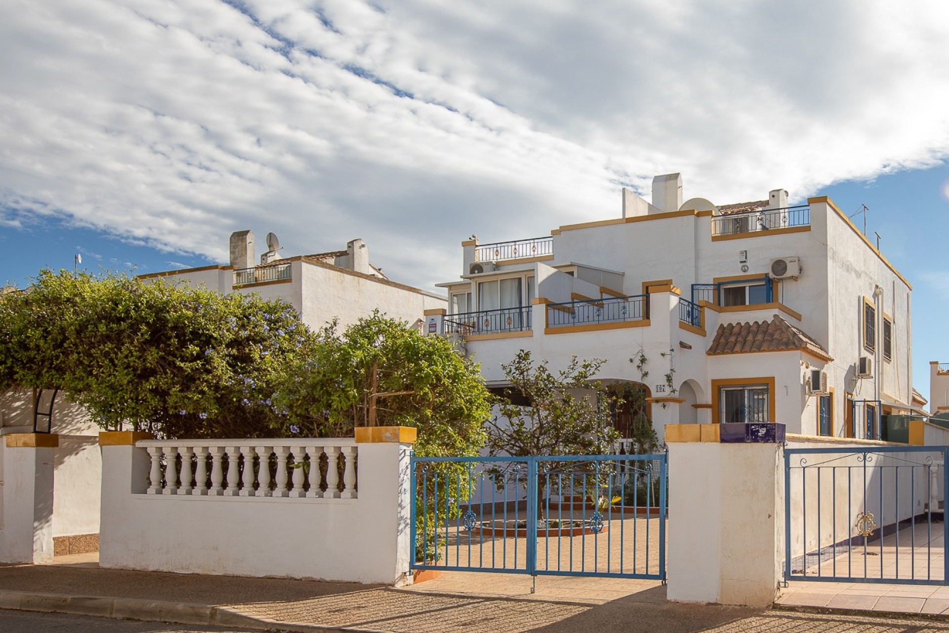 Resale - Villa - Torrevieja