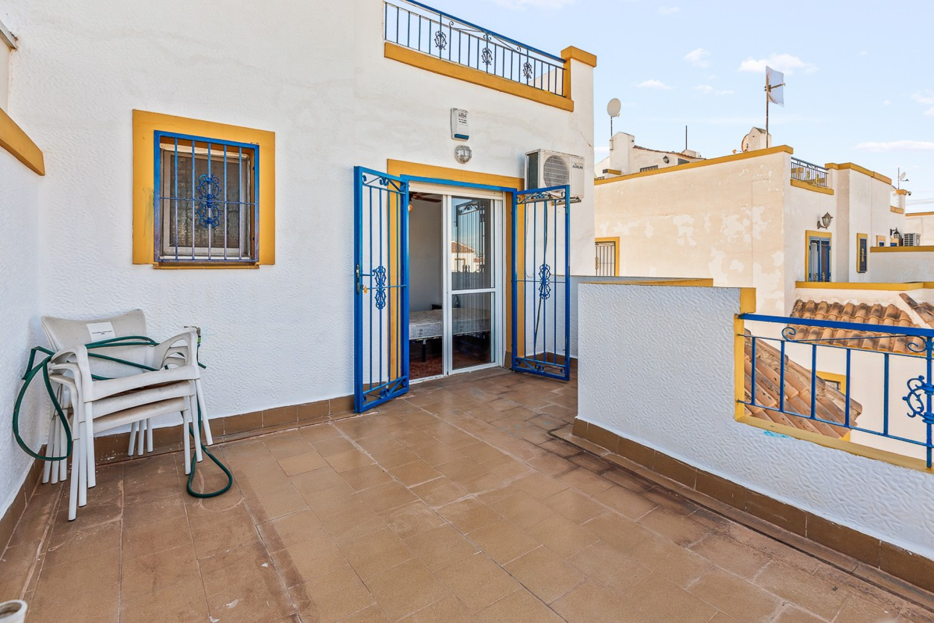 Resale - Villa - Torrevieja