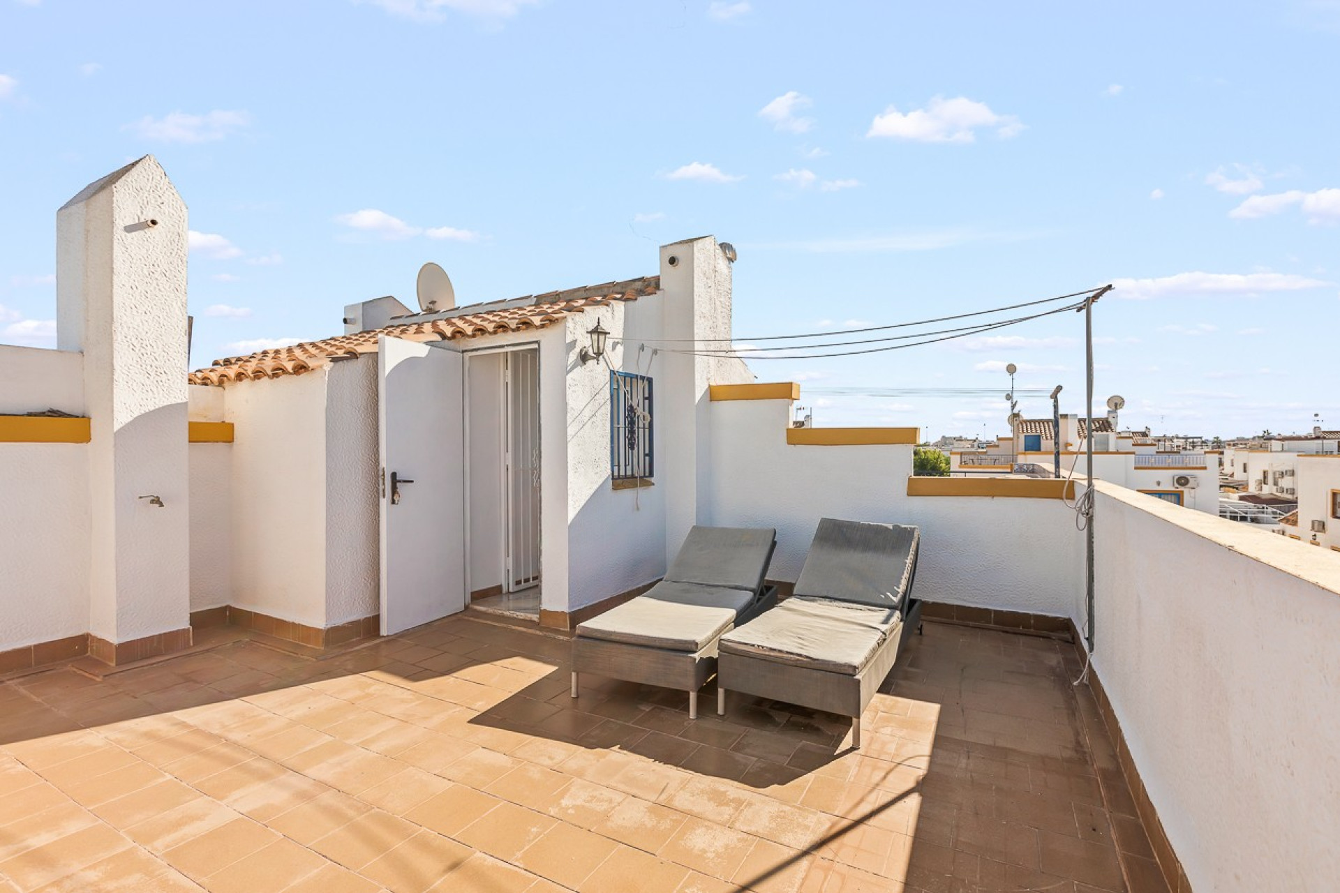 Resale - Villa - Torrevieja