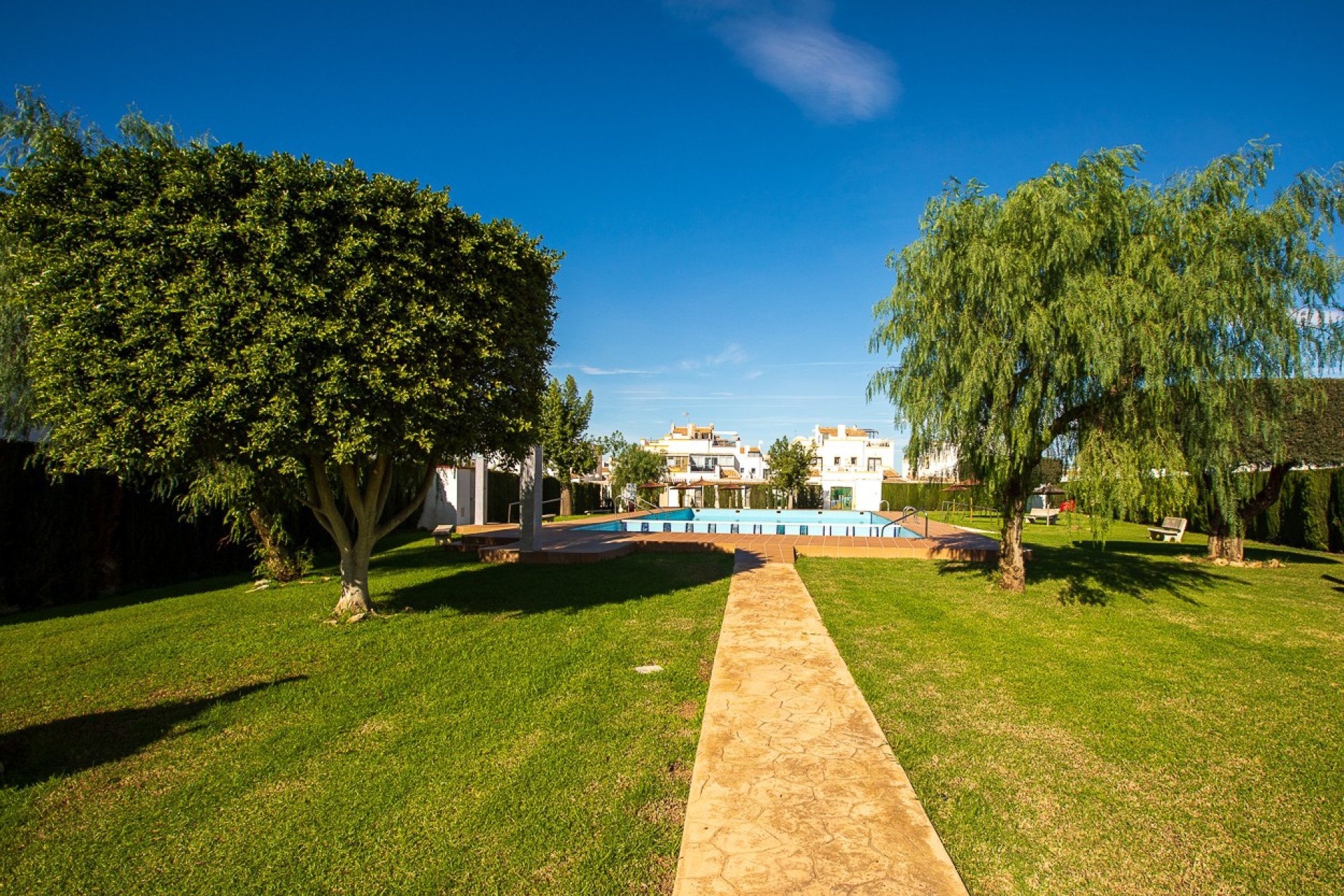 Resale - Villa - Torrevieja