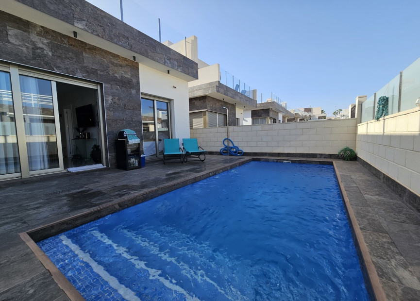 Resale - Villa - Villamartin - Orihuela Costa