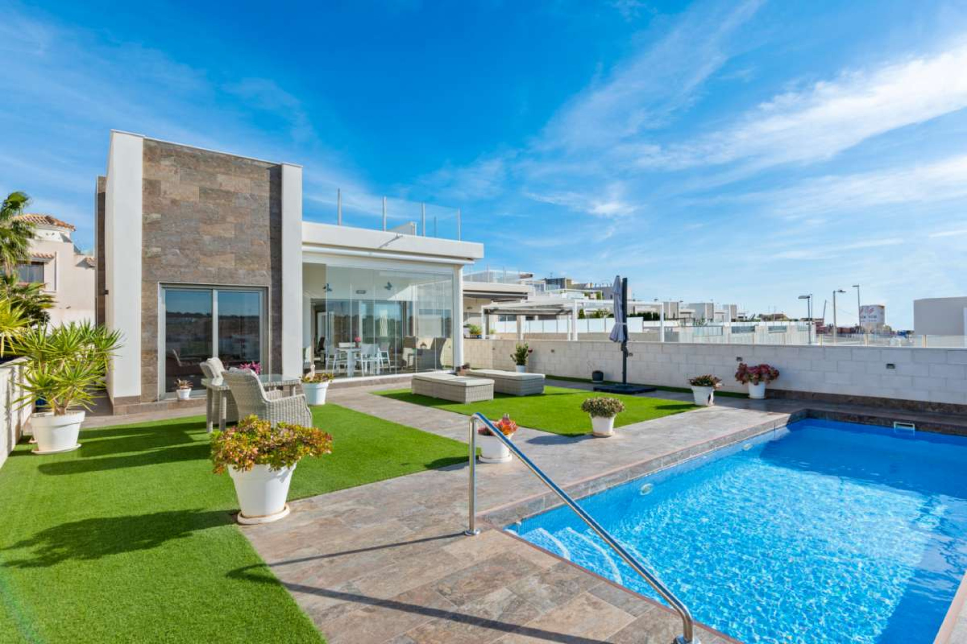 Resale - Villa - Villamartin - Orihuela Costa