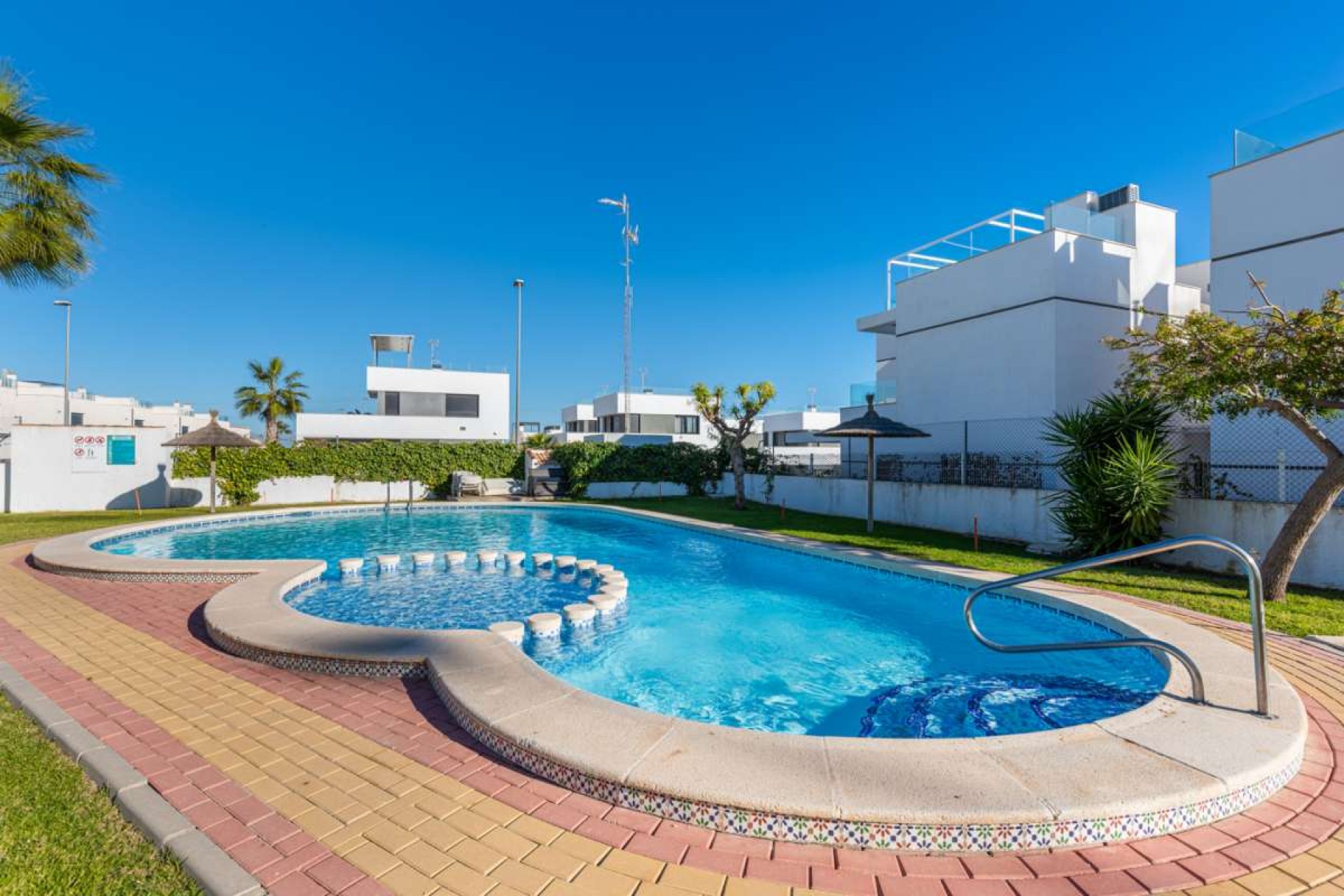 Resale - Villa - Villamartin - Orihuela Costa