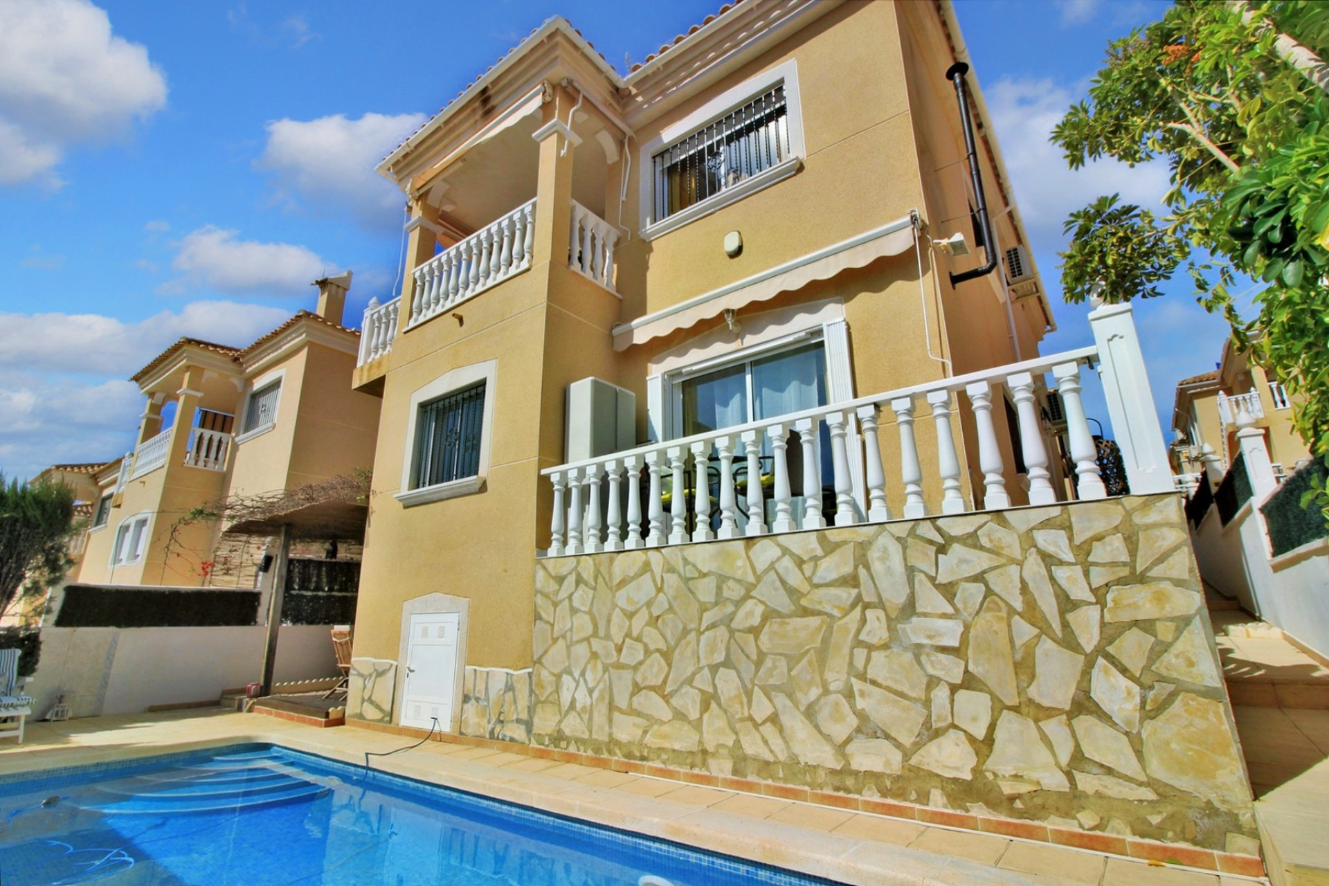 Resale - Villa - Villamartin - Orihuela Costa