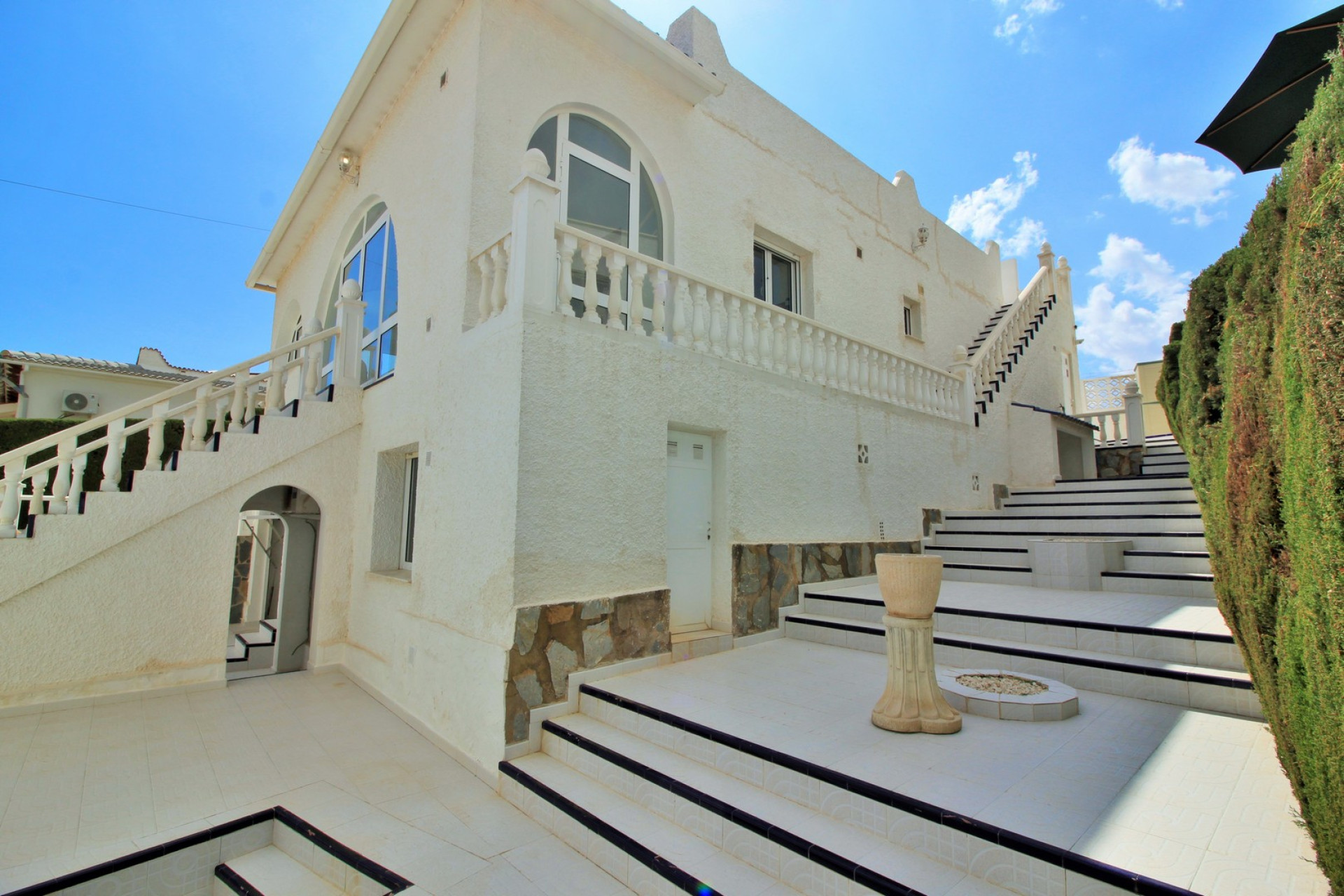 Resale - Villa - Villamartin - Orihuela Costa