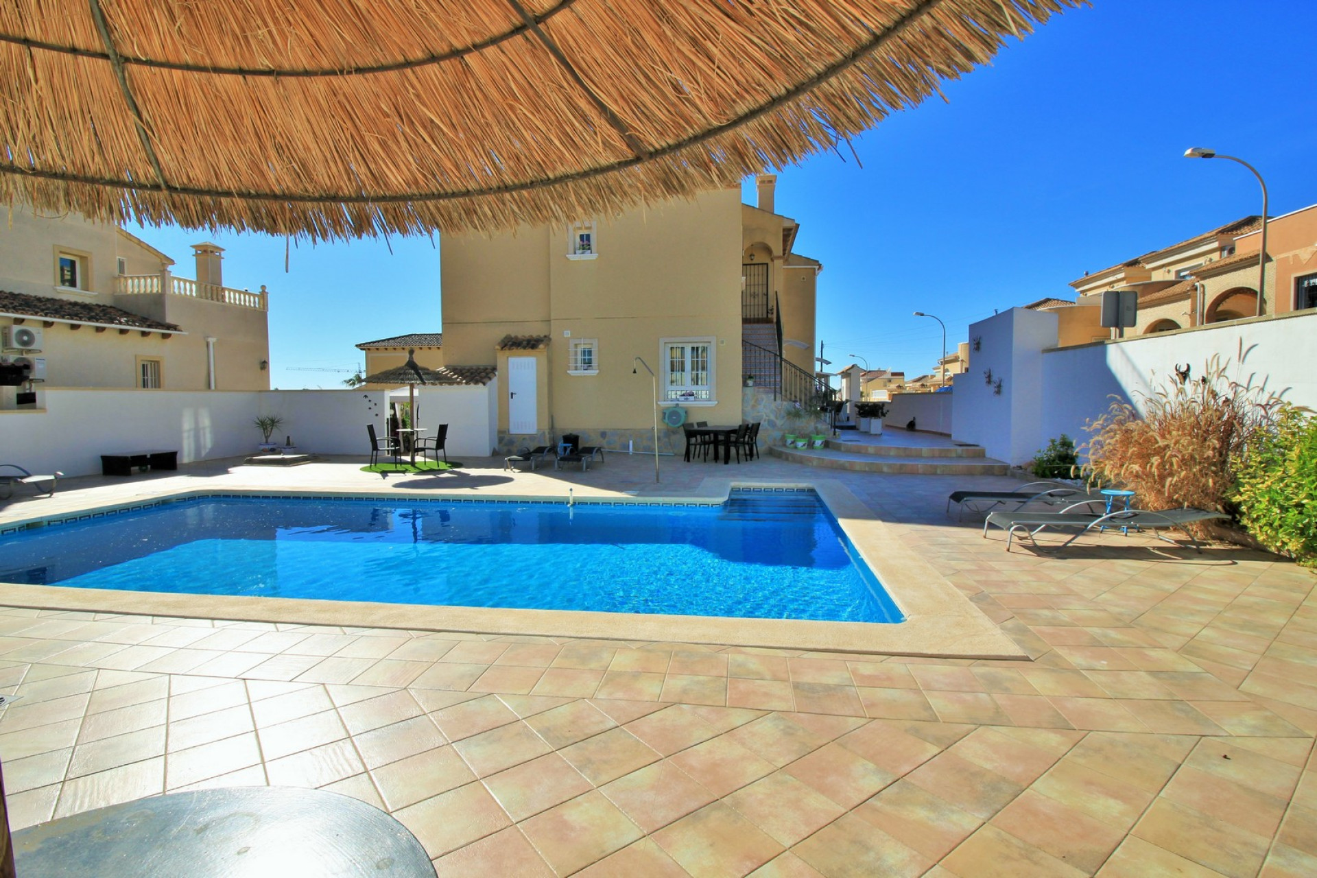 Resale - Villa - Villamartin - Orihuela Costa