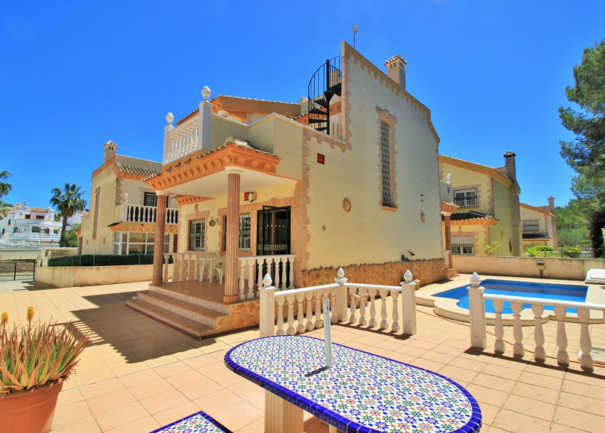 Resale - Villa - Villamartin - Orihuela Costa