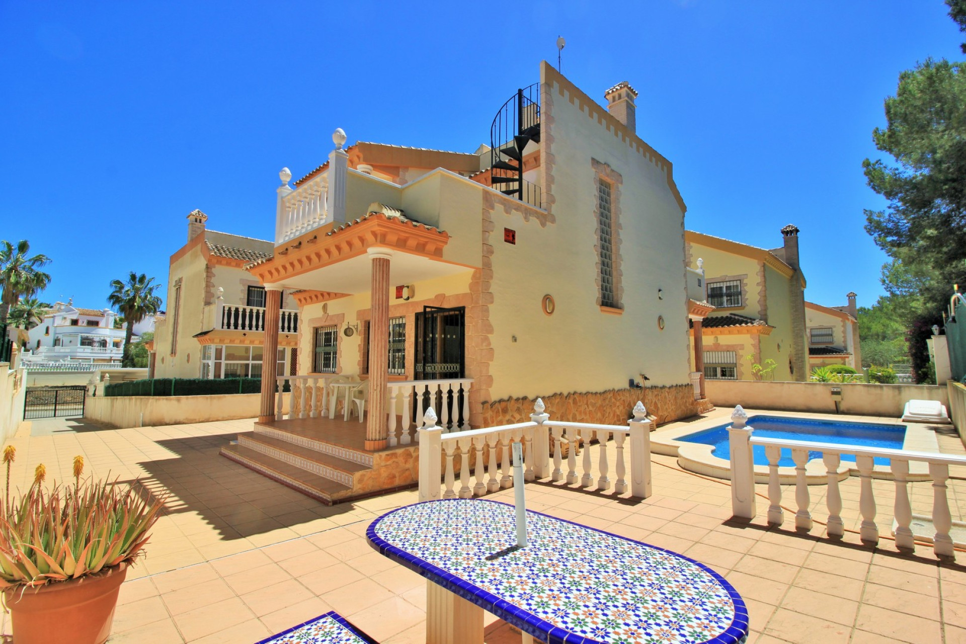 Resale - Villa - Villamartin - Orihuela Costa