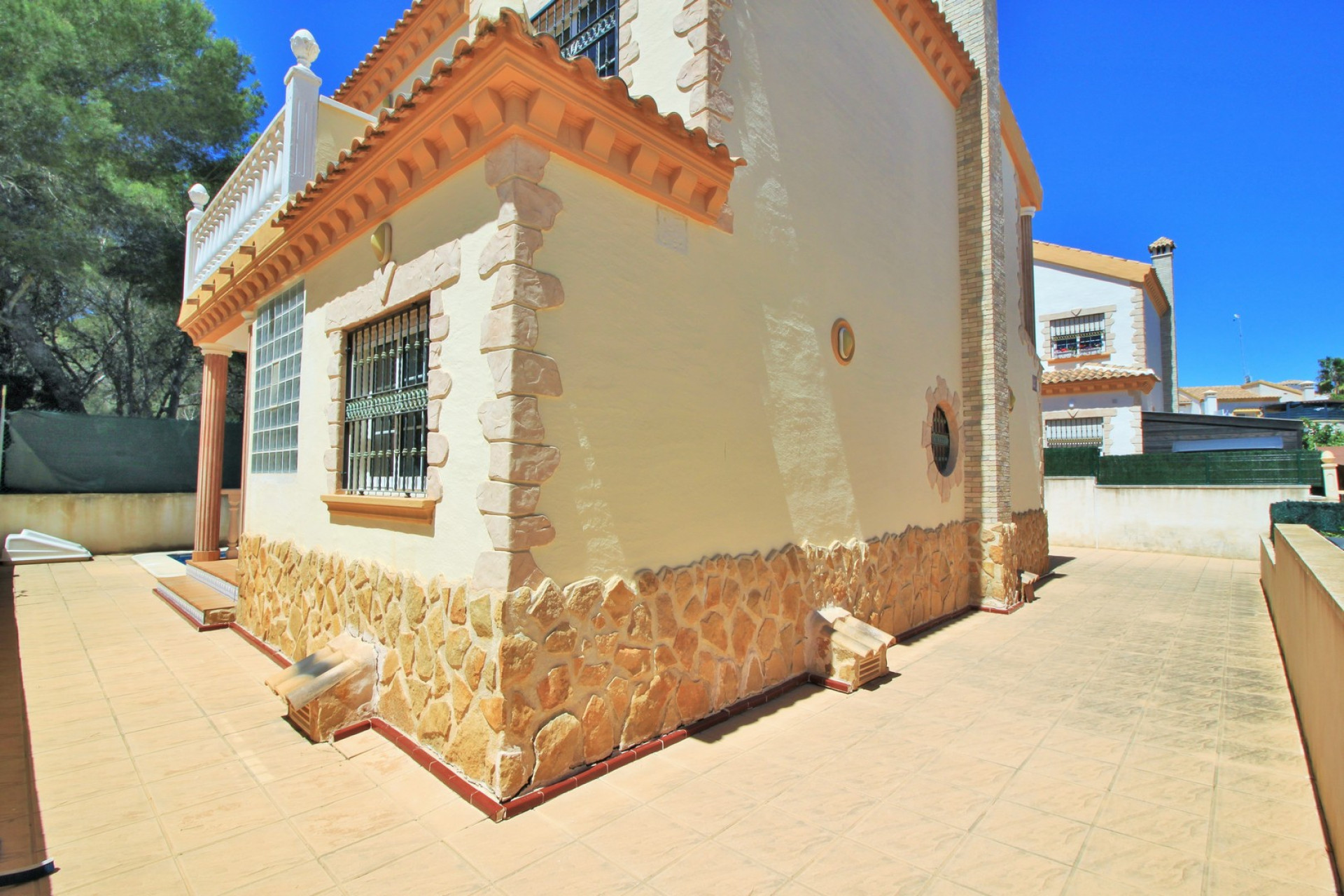 Resale - Villa - Villamartin - Orihuela Costa