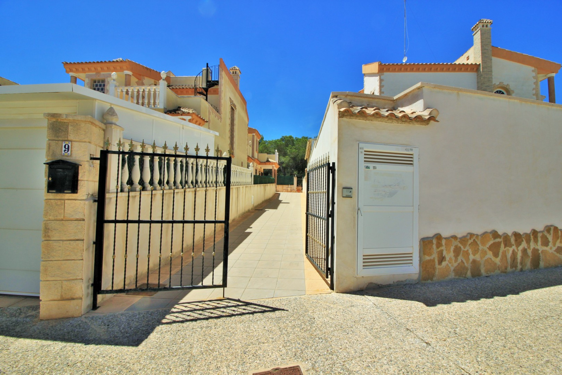 Resale - Villa - Villamartin - Orihuela Costa