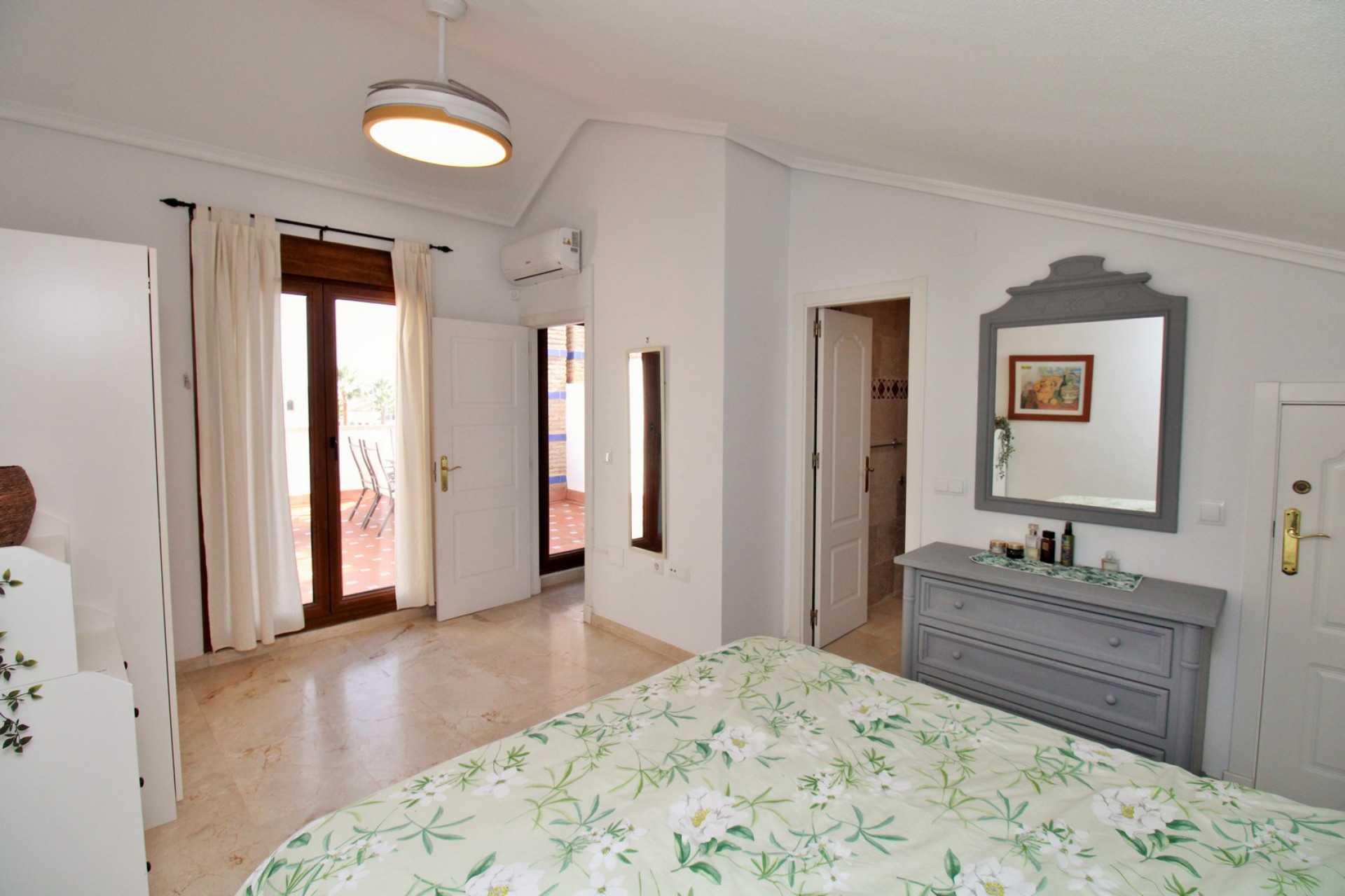 Resale - Villa - Villamartin - PAU 8