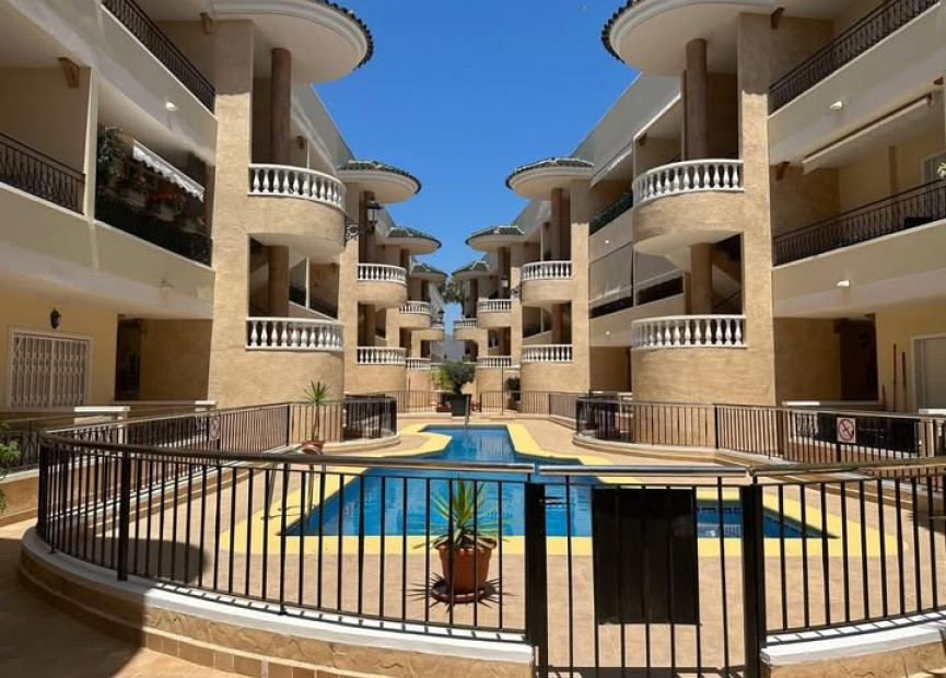 Reventa - 1. Apartamento / piso - Jacarilla - Costa Blanca Sur