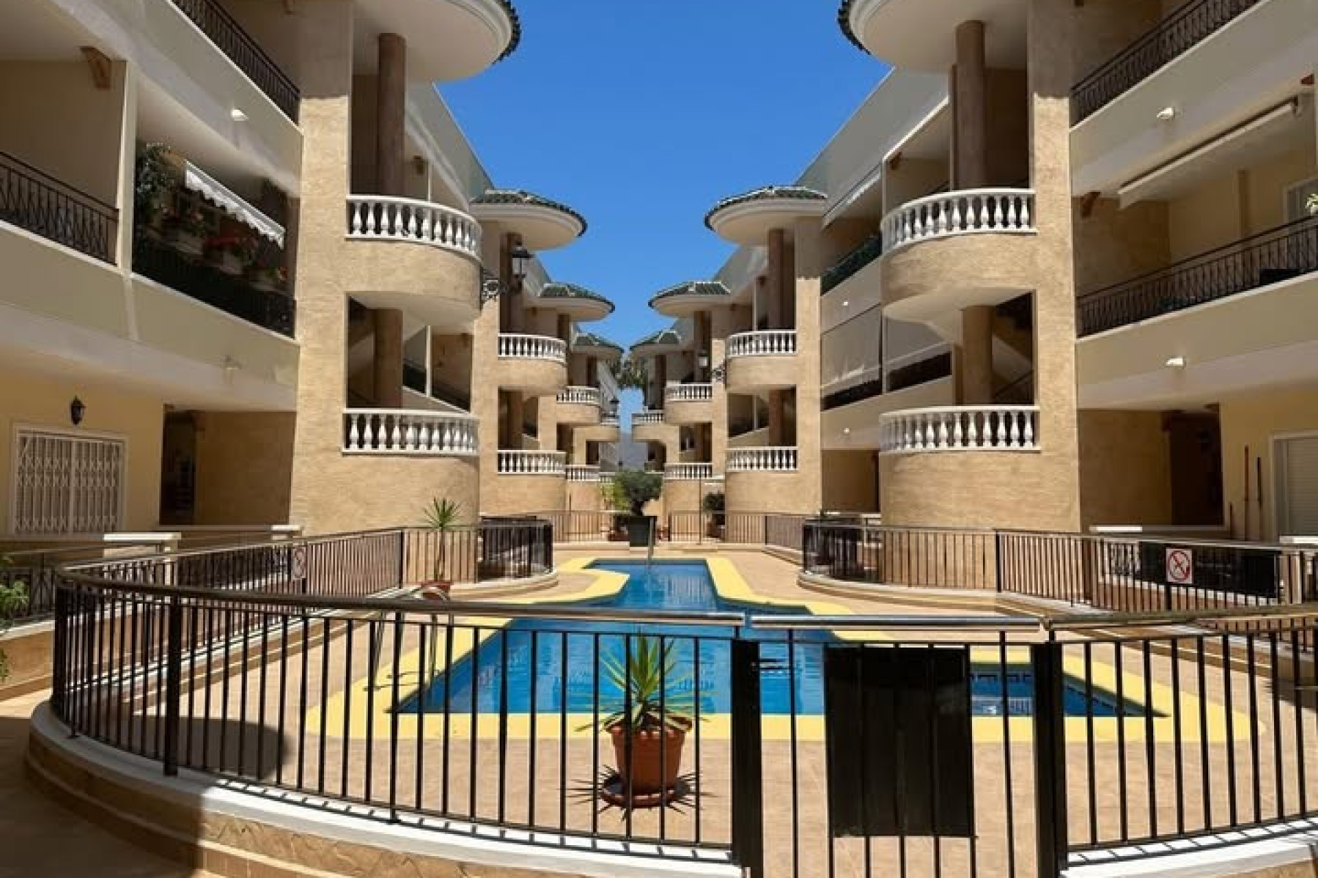 Reventa - 1. Apartamento / piso - Jacarilla - Costa Blanca Sur