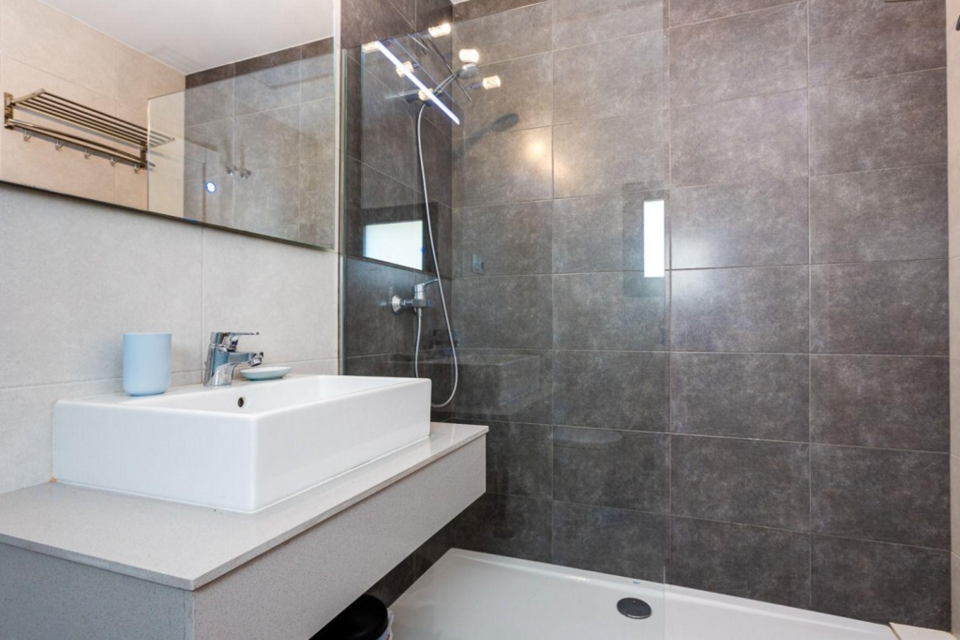 Reventa - 1. Apartamento / piso - La Mata - Costa Blanca Sur