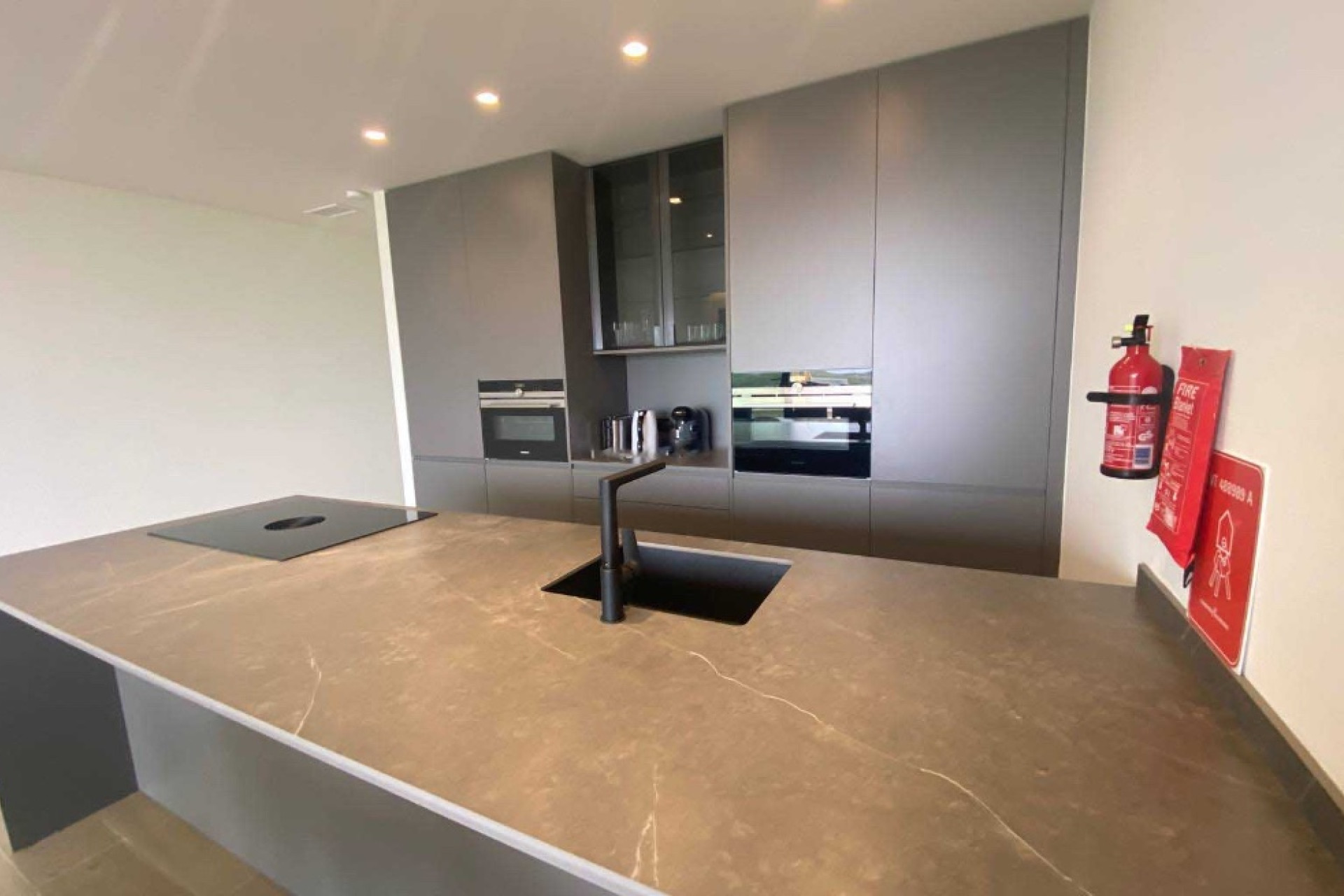 Reventa - 1. Apartamento / piso - Las Colinas Golf and Country Club - Costa Blanca Sur