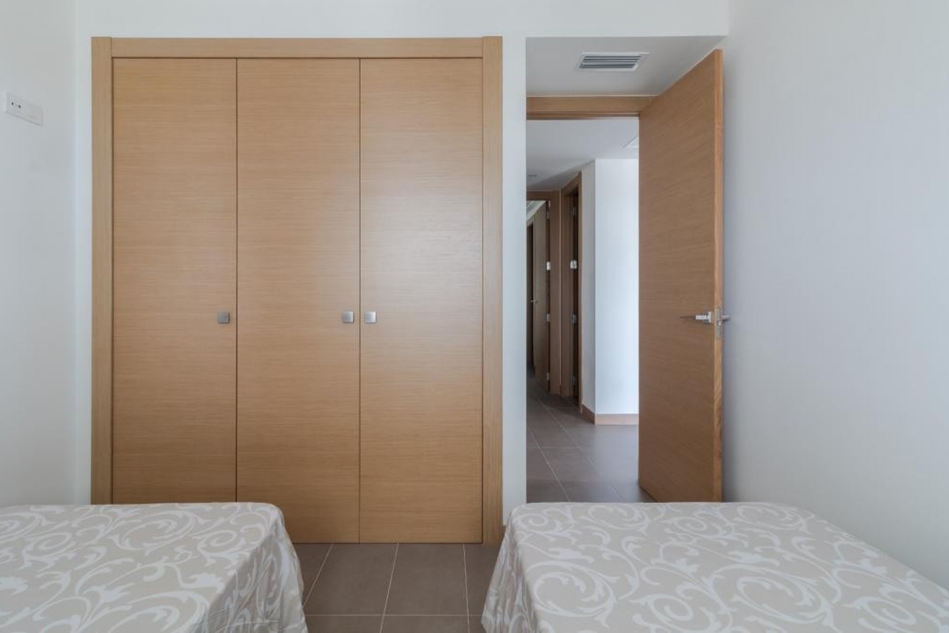 Reventa - 1. Apartamento / piso - Los Arenales del Sol - Costa Blanca Sur