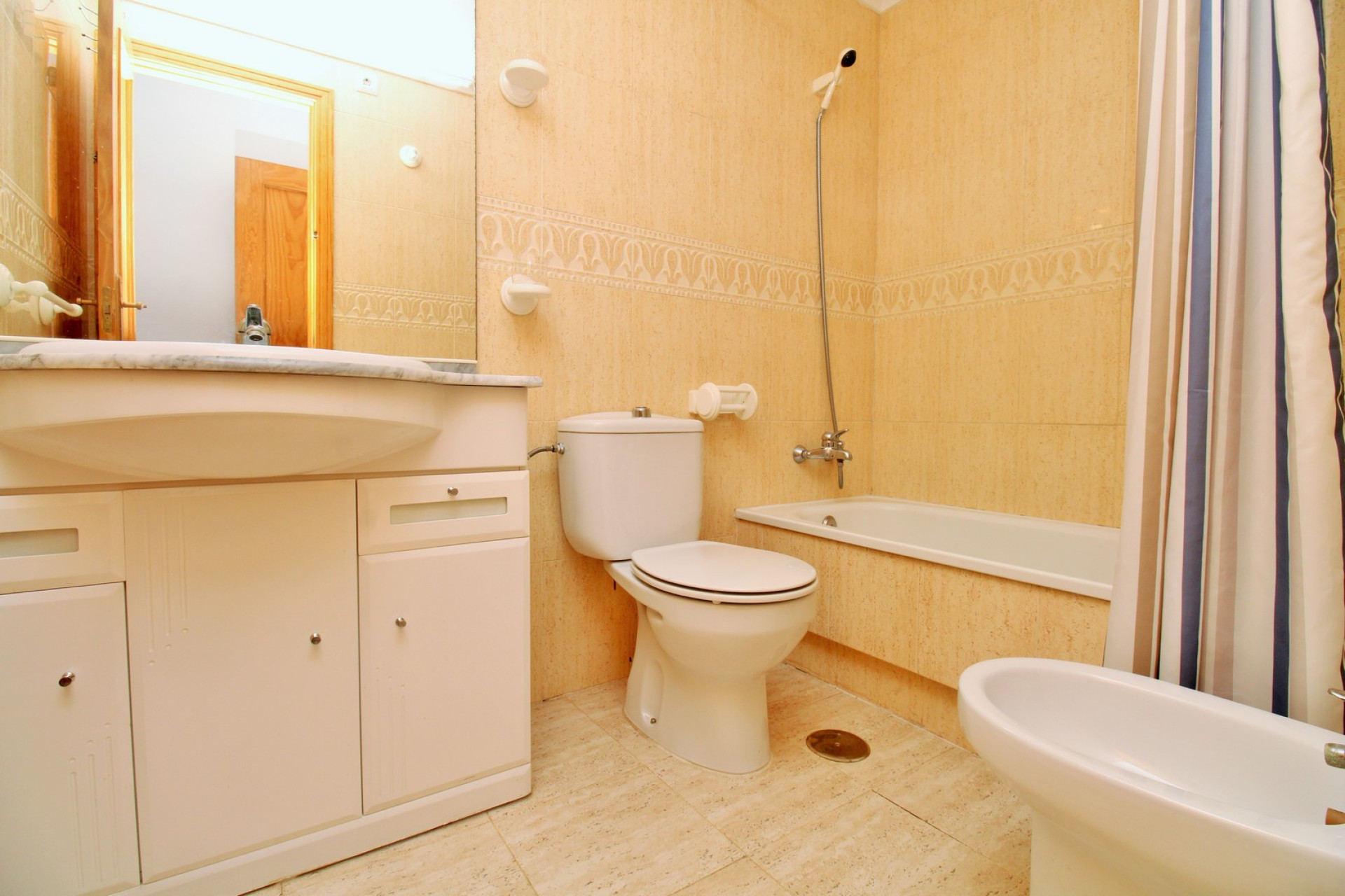 Reventa - 1. Apartamento / piso - Playa Flamenca - Costa Blanca Sur