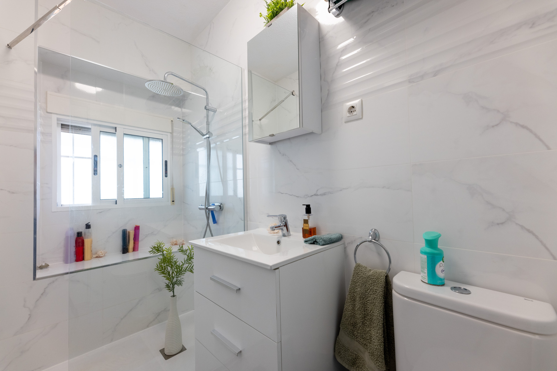 Reventa - 1. Apartamento / piso - Punta Prima - Costa Blanca Sur