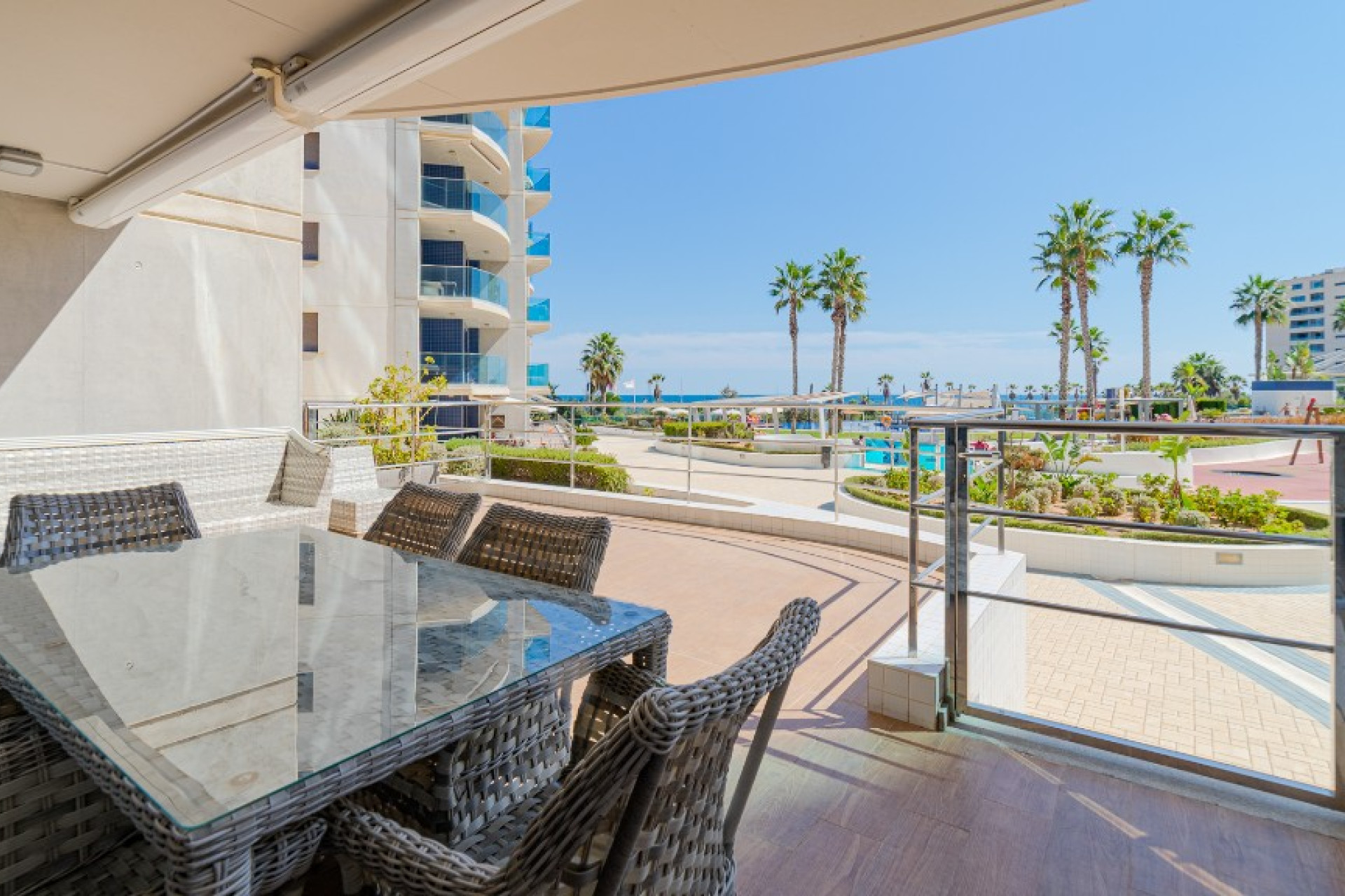 Reventa - 1. Apartamento / piso - Punta Prima - Costa Blanca Sur