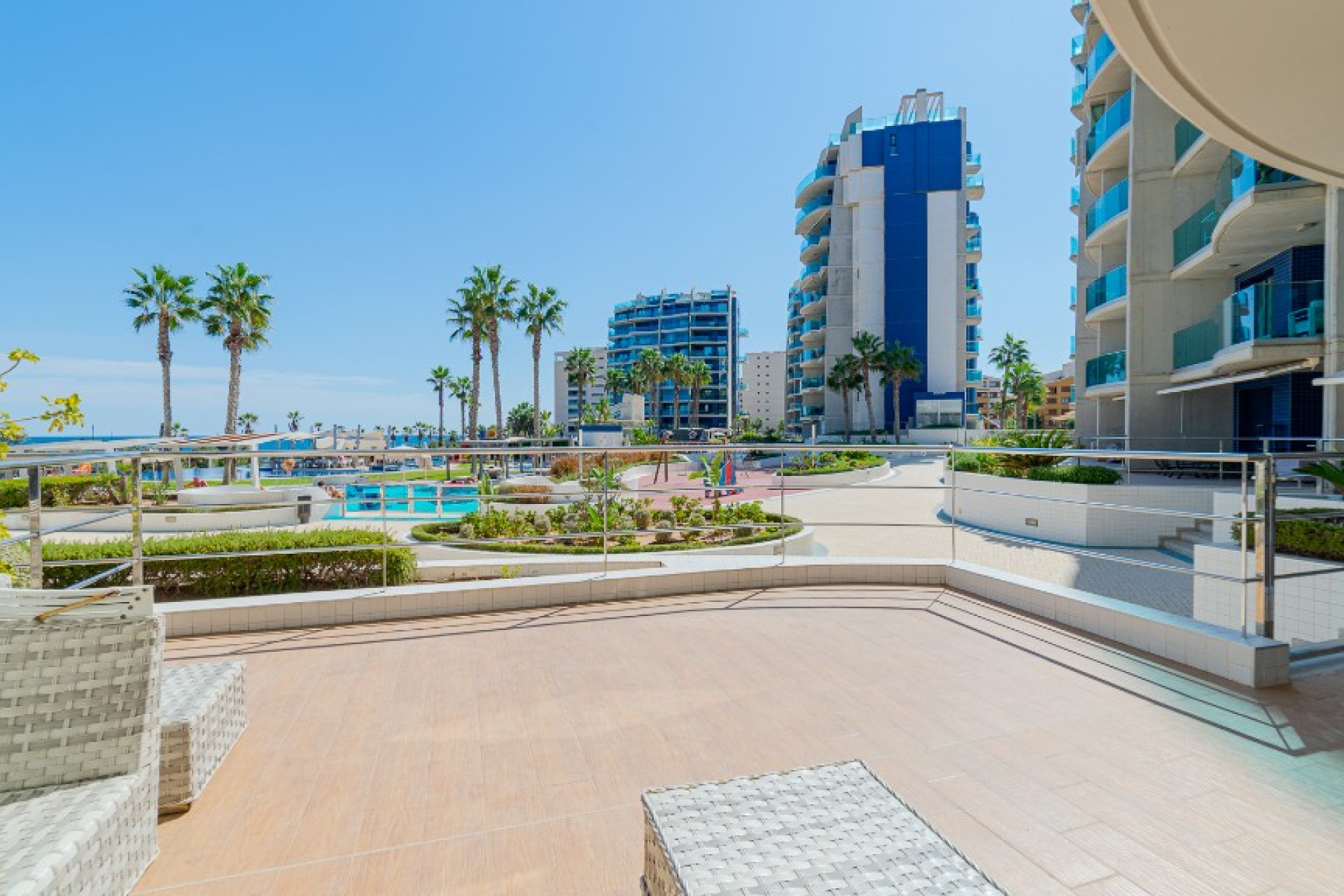 Reventa - 1. Apartamento / piso - Punta Prima - Costa Blanca Sur