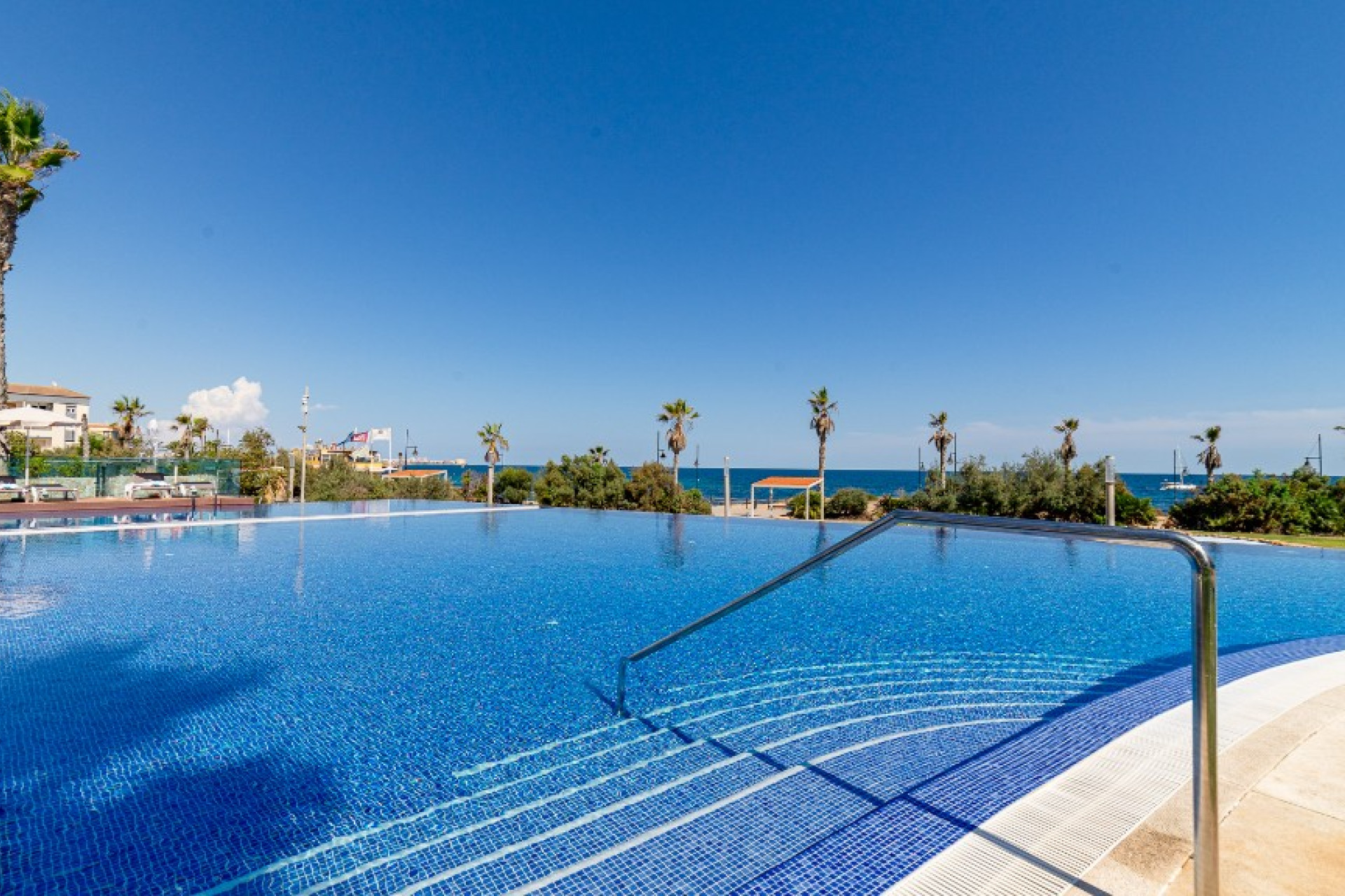 Reventa - 1. Apartamento / piso - Punta Prima - Costa Blanca Sur