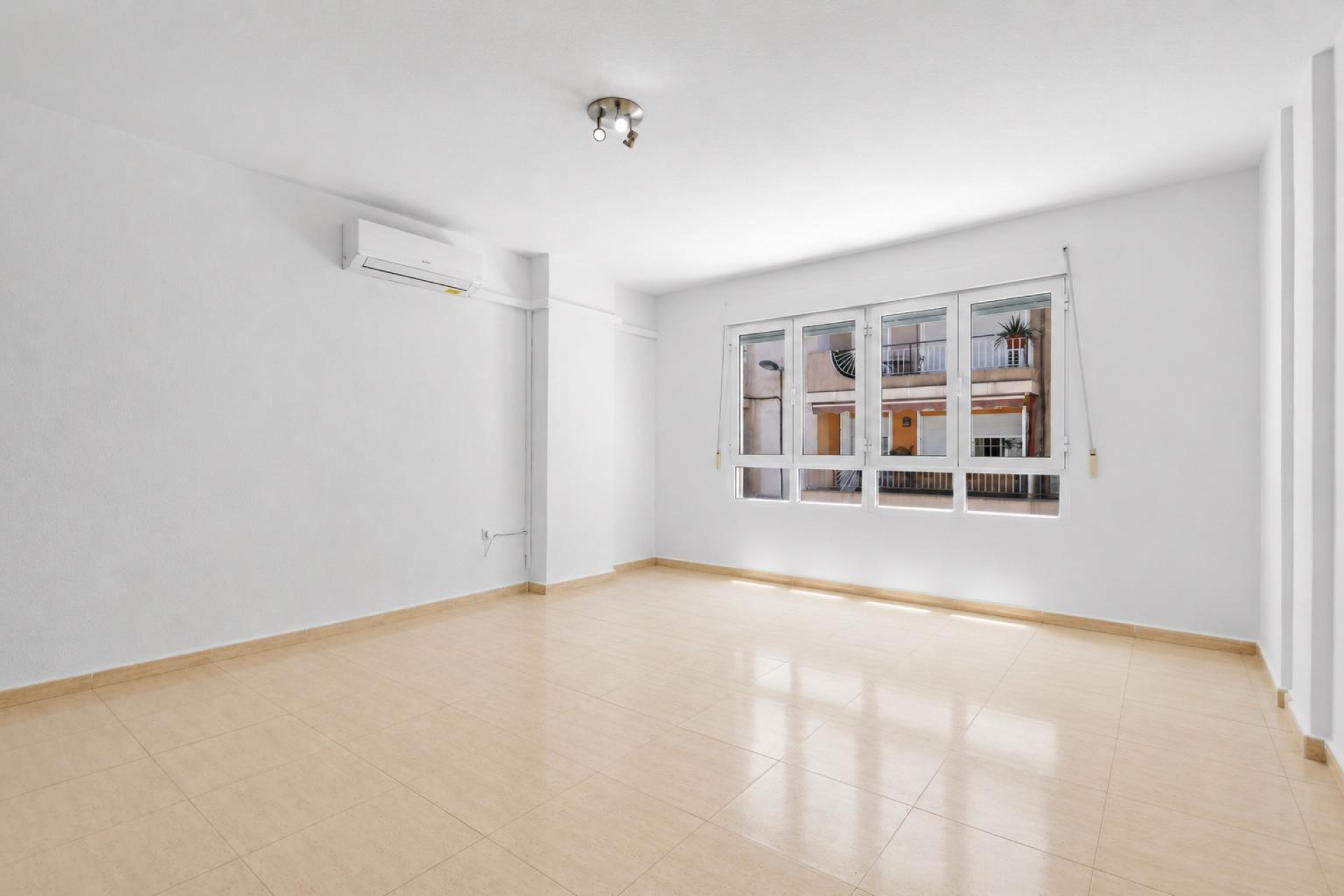Reventa - 1. Apartamento / piso - Torrevieja - Puerto Deportivo