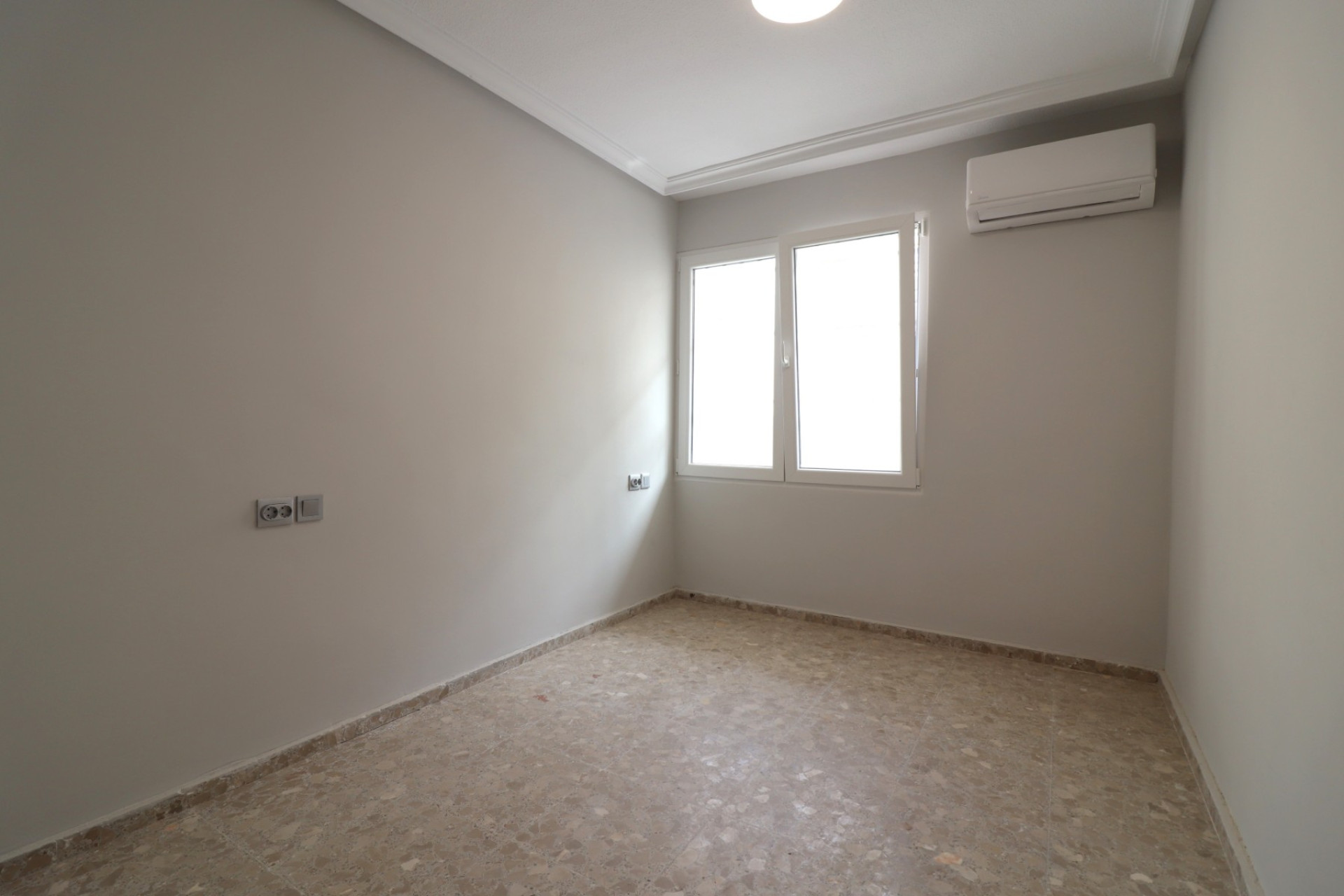Reventa - 1. Apartamento / piso - Torrevieja - Torre La Mata