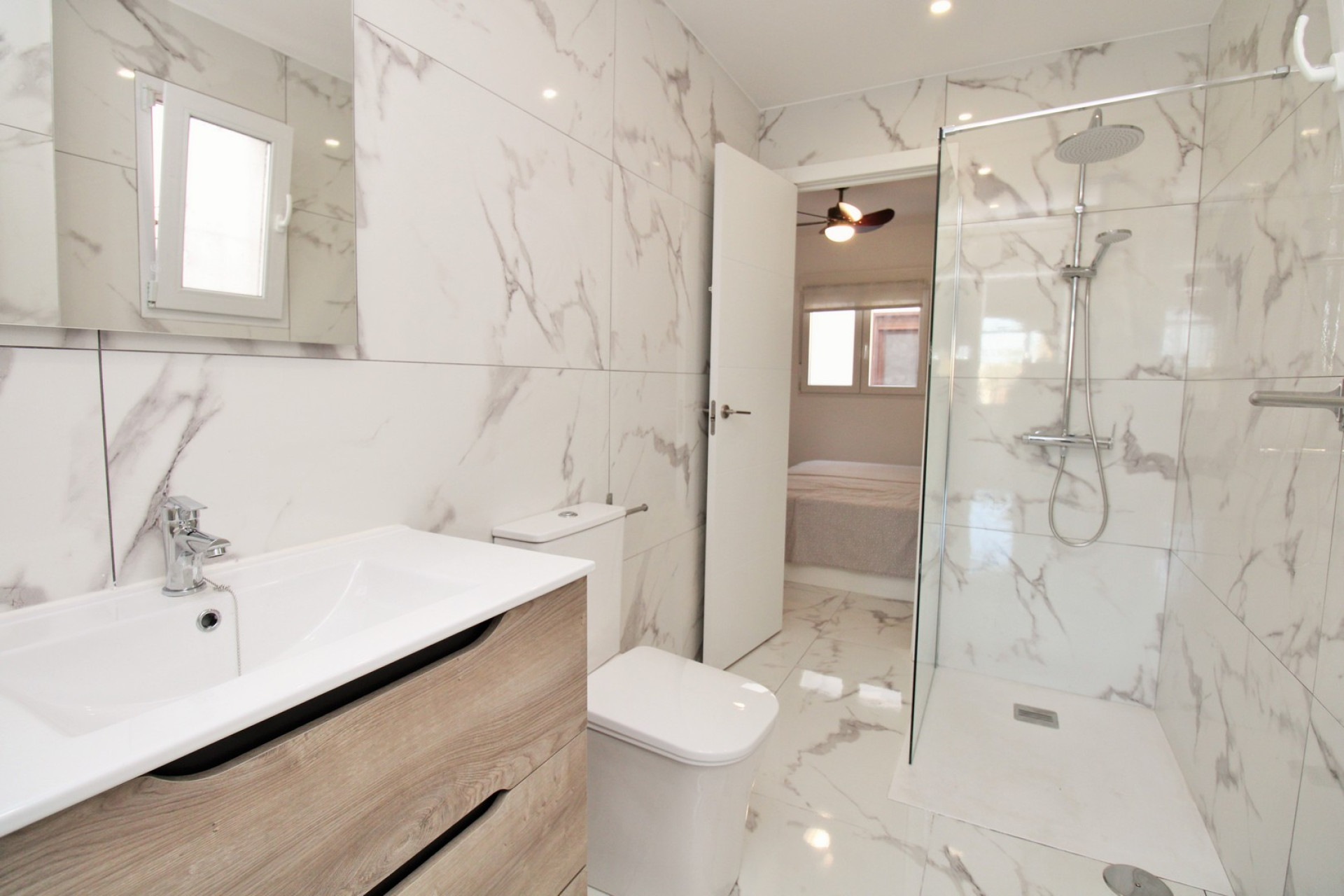 Reventa - 1. Apartamento / piso - Villamartin - Costa Blanca Sur