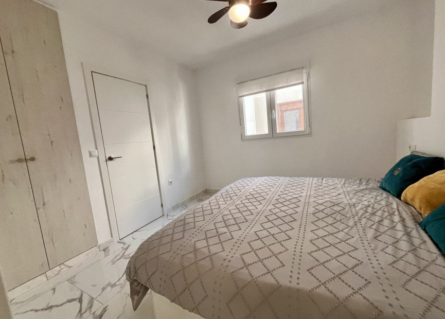 Reventa - 1. Apartamento / piso - Villamartin - Costa Blanca Sur