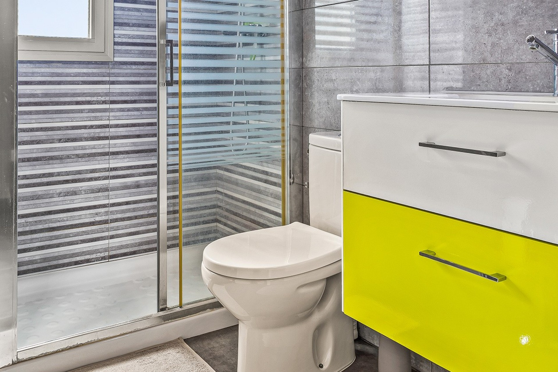 Reventa - 1. Apartamento / piso - Villamartin - Costa Blanca Sur