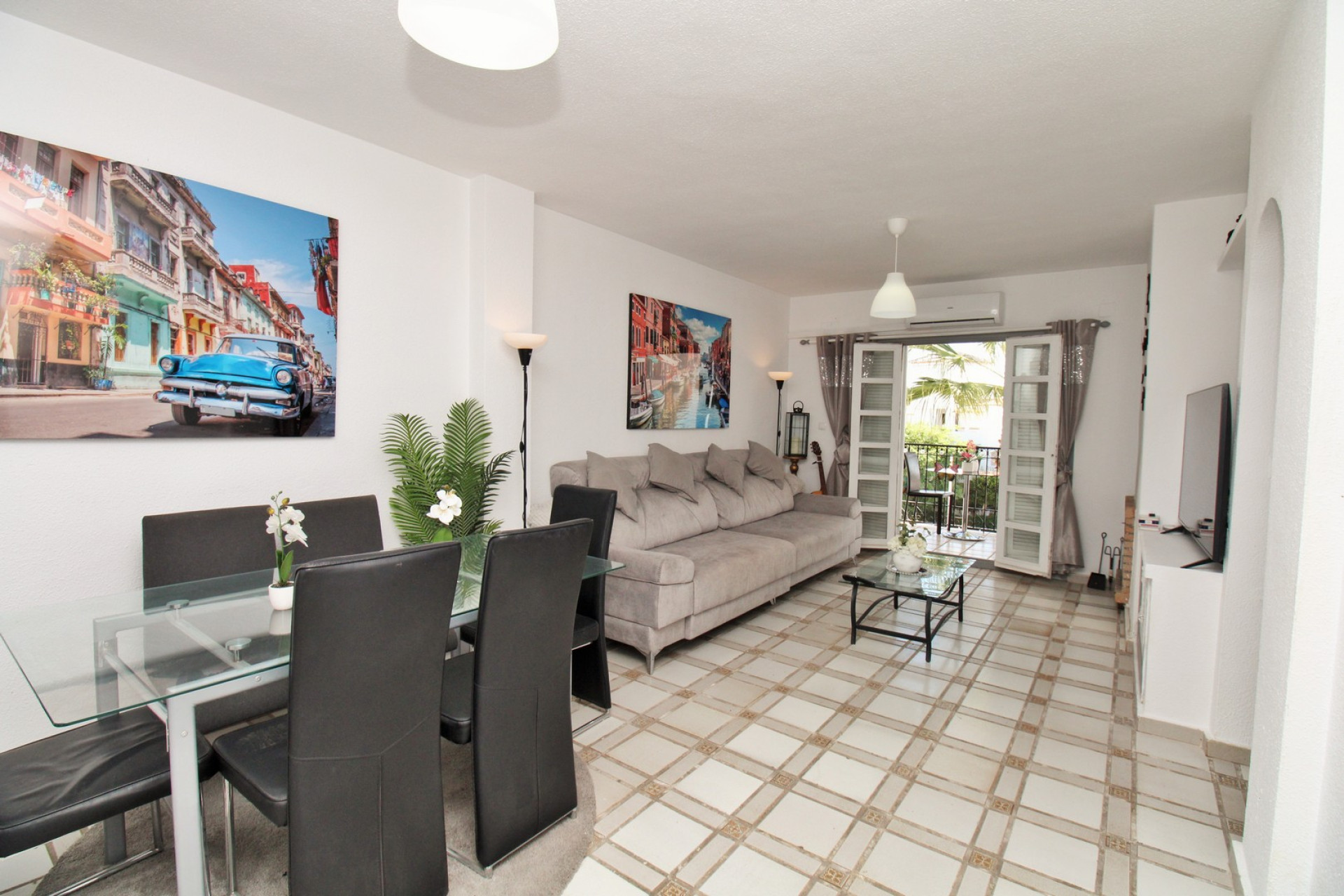 Reventa - 1. Apartamento / piso - Villamartin - Costa Blanca Sur