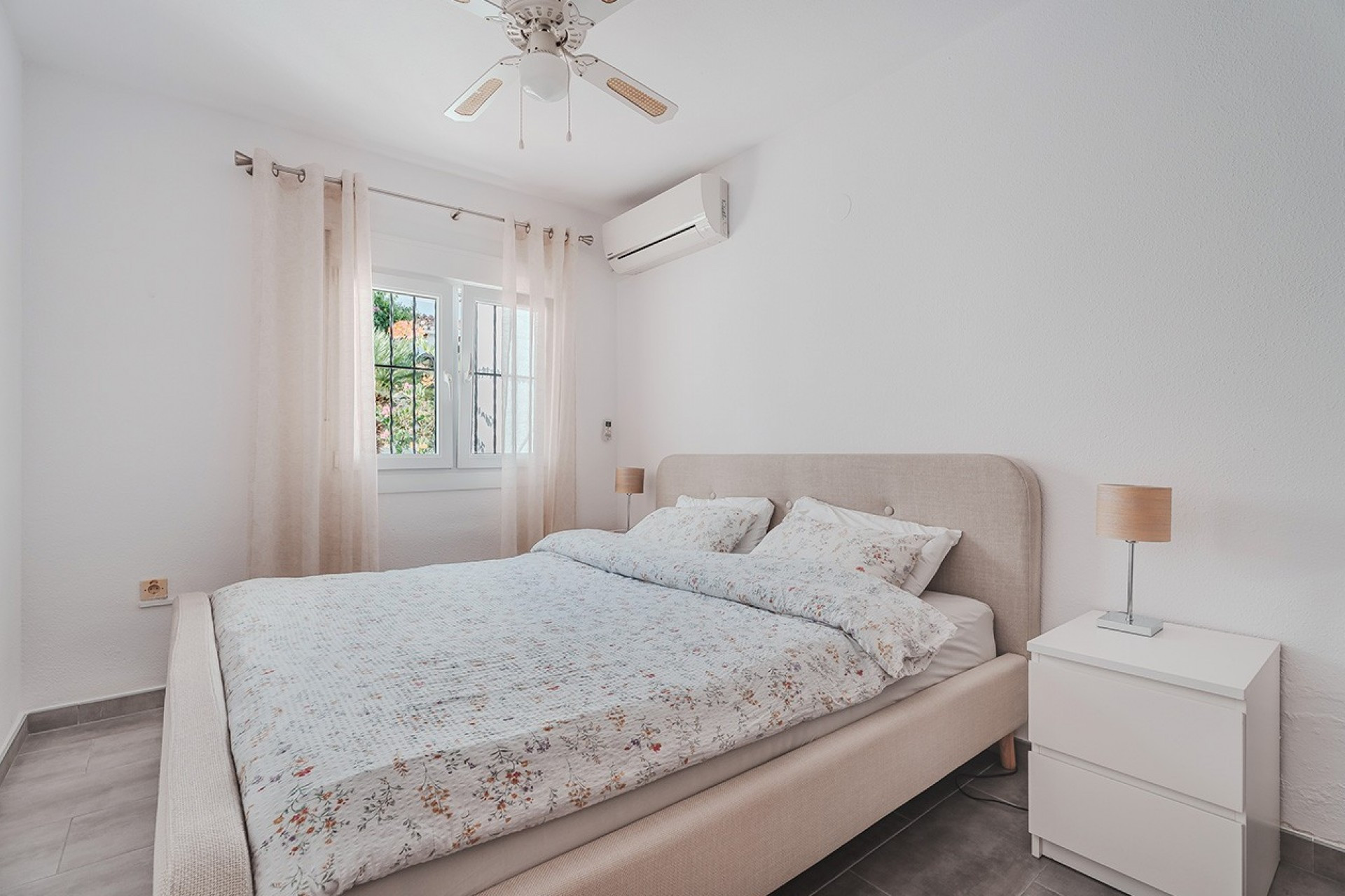 Reventa - 1. Apartamento / piso - Villamartin - Costa Blanca Sur