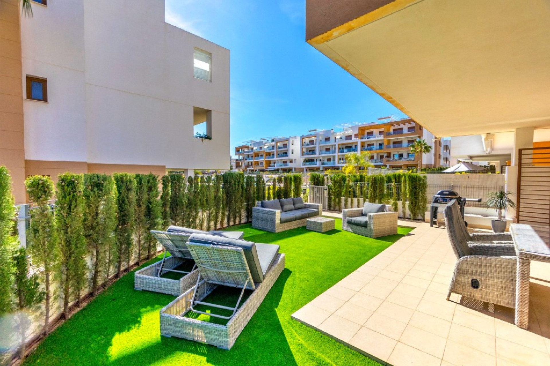 Reventa - 1. Apartamento / piso - Villamartin - Costa Blanca Sur