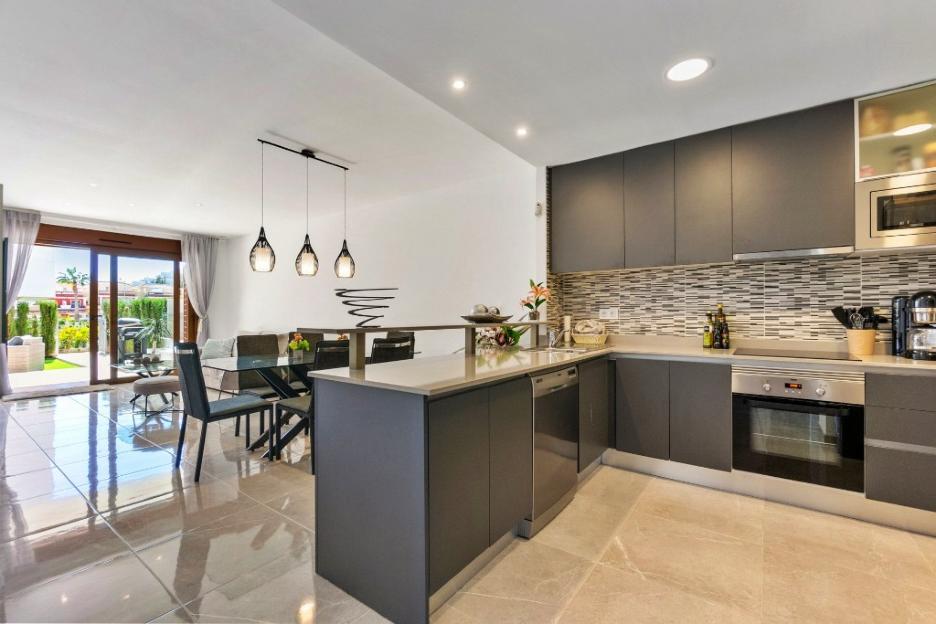 Reventa - 1. Apartamento / piso - Villamartin - Costa Blanca Sur