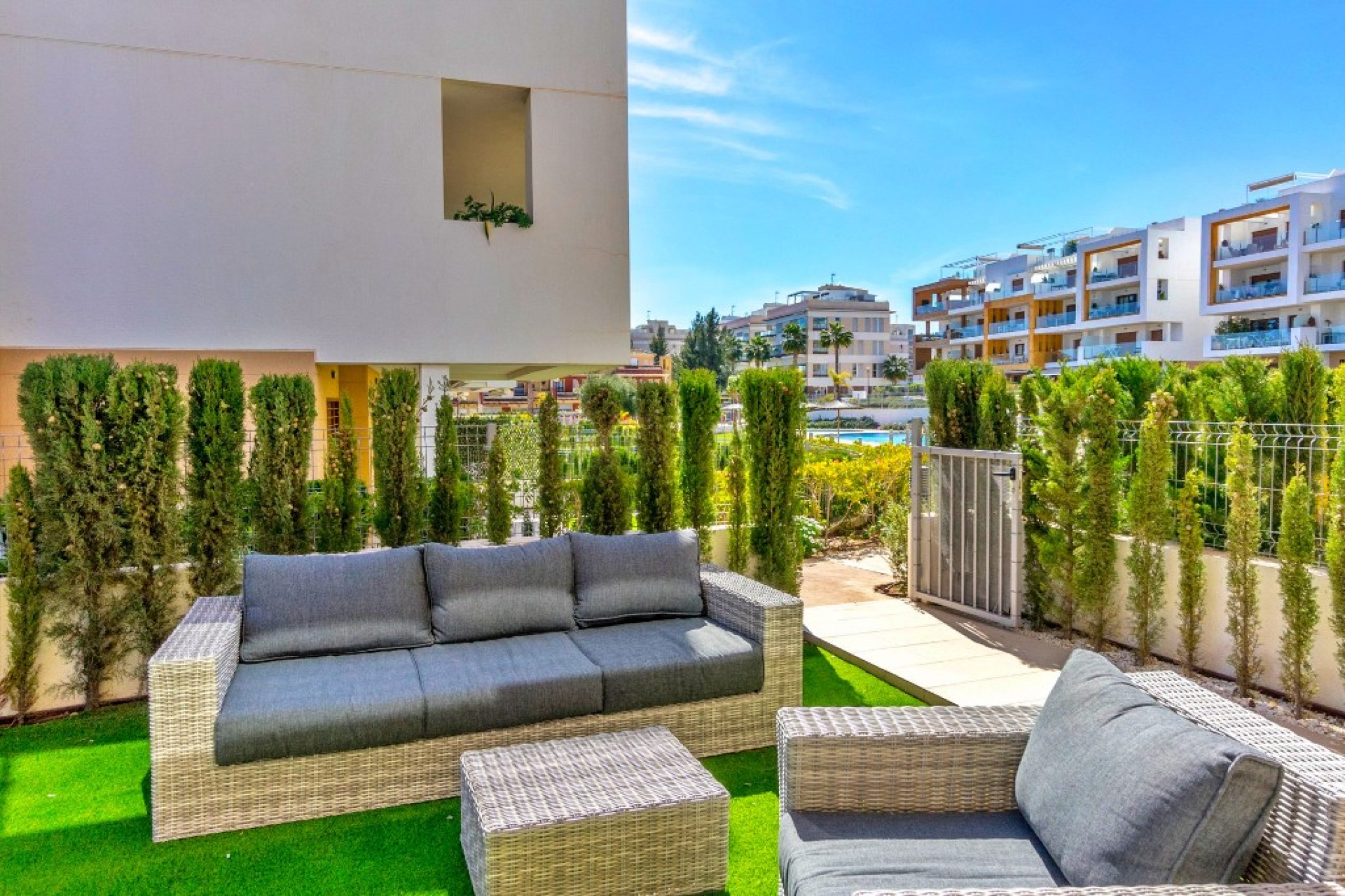 Reventa - 1. Apartamento / piso - Villamartin - Costa Blanca Sur
