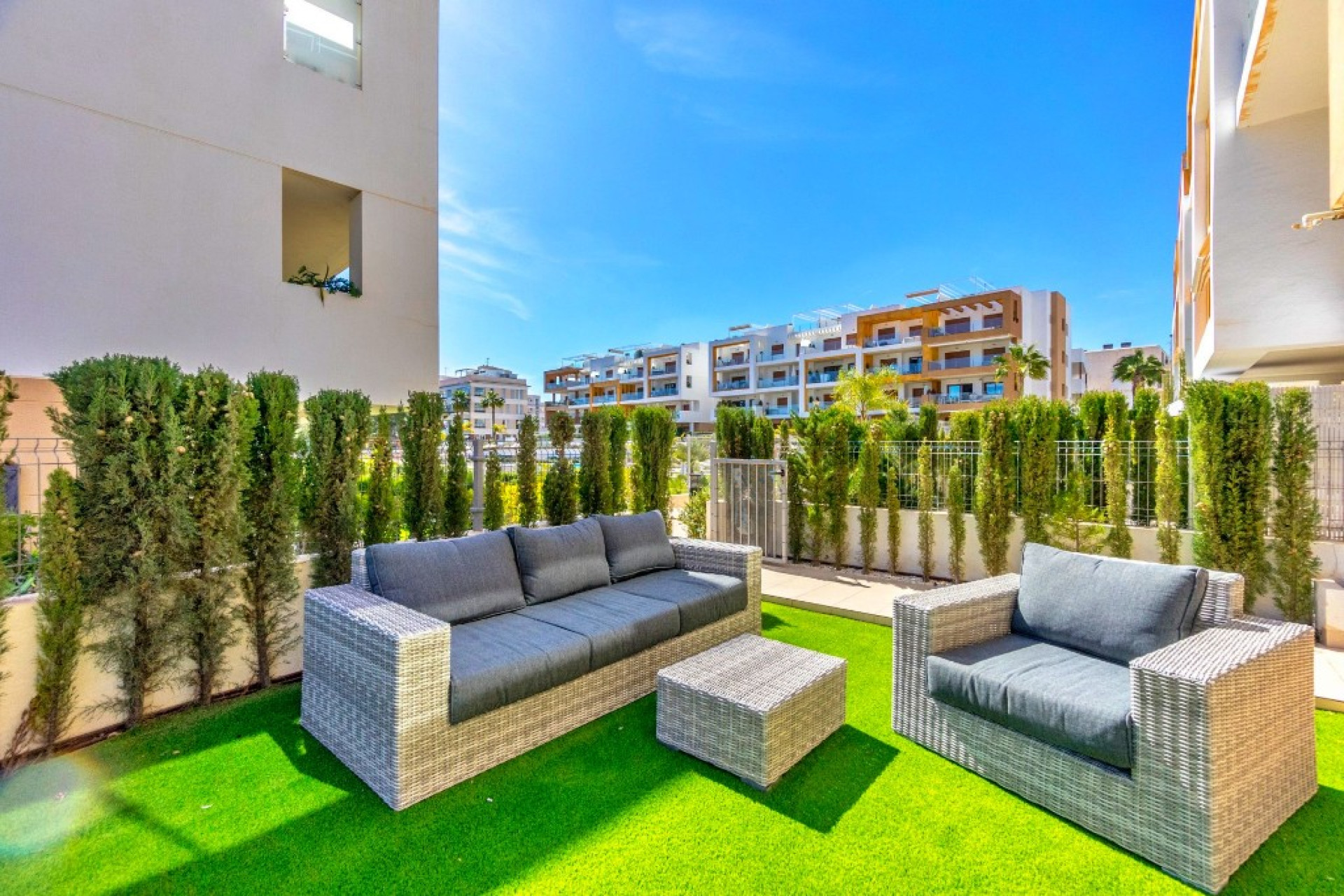 Reventa - 1. Apartamento / piso - Villamartin - Costa Blanca Sur