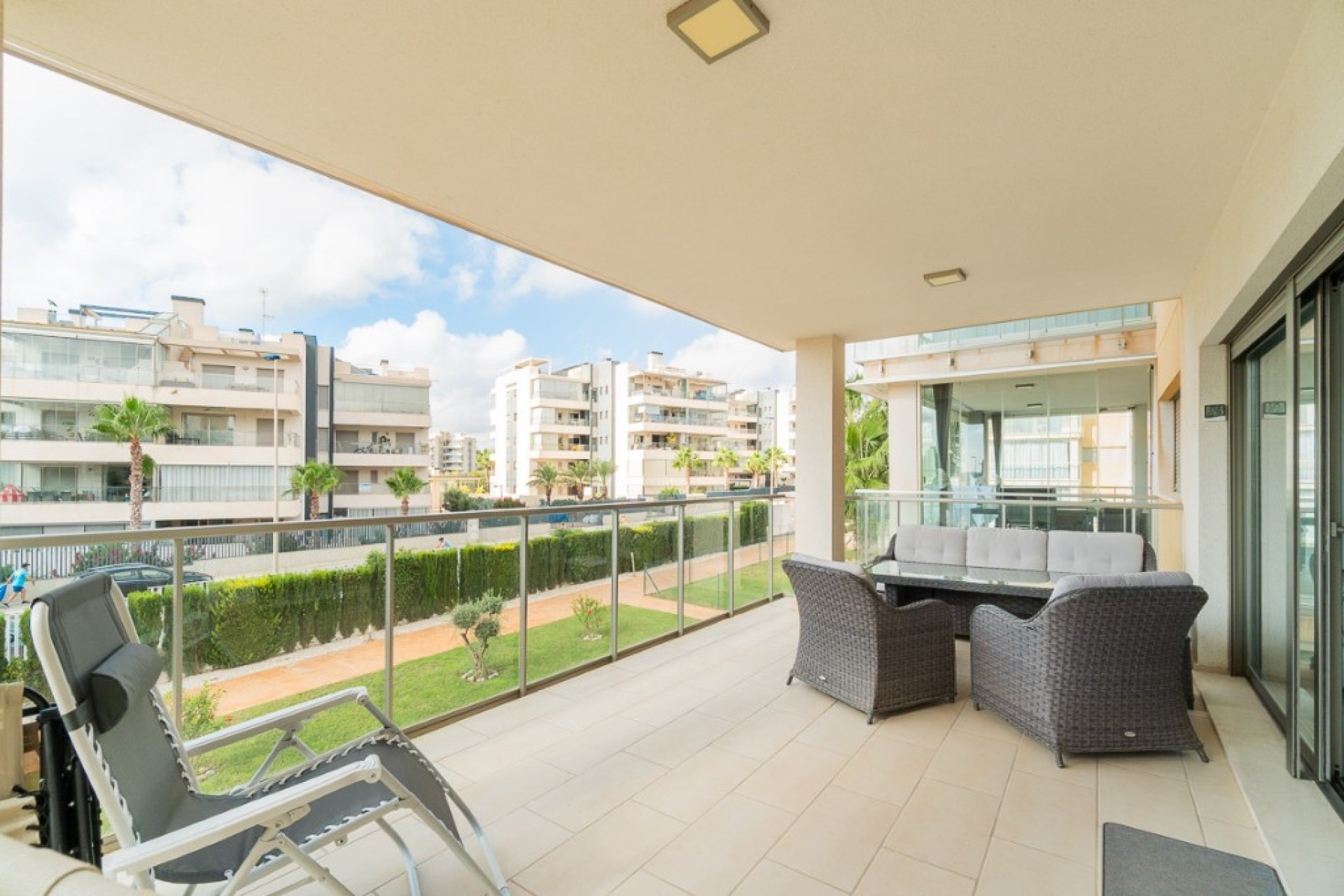 Reventa - 1. Apartamento / piso - Villamartin - Costa Blanca Sur