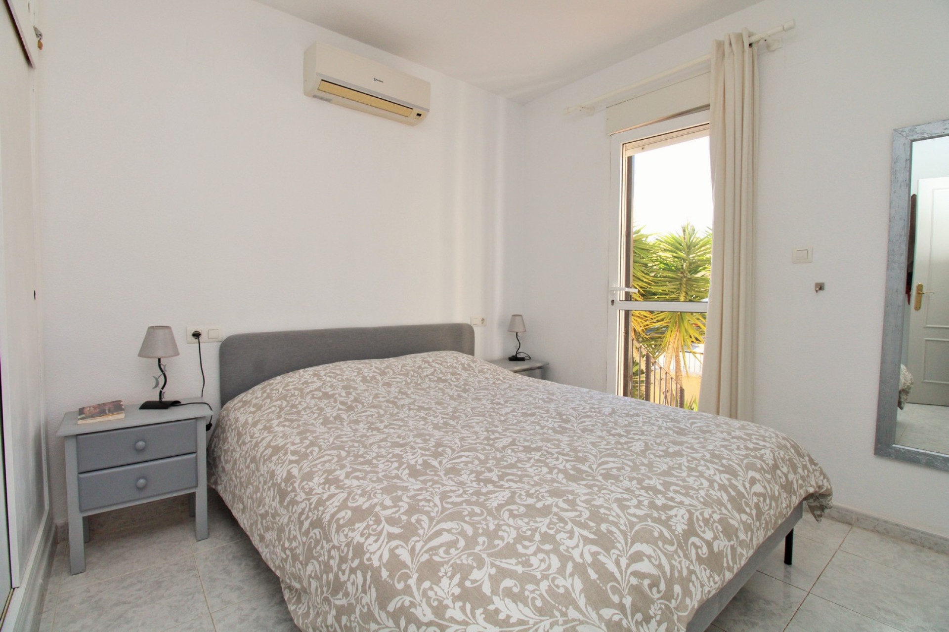 Reventa - 1. Apartamento / piso - Villamartin - Costa Blanca Sur
