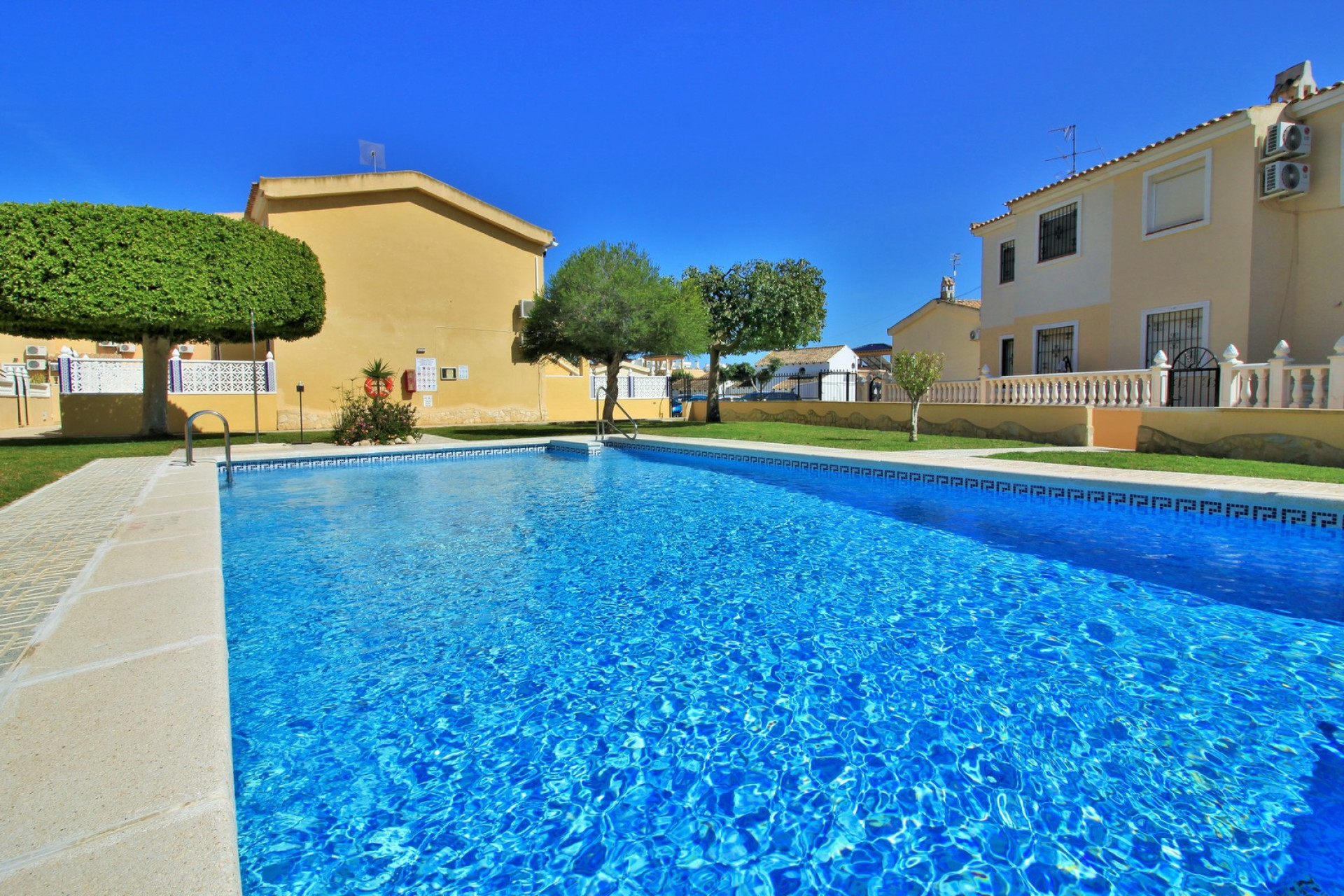 Reventa - 1. Apartamento / piso - Villamartin - Costa Blanca Sur