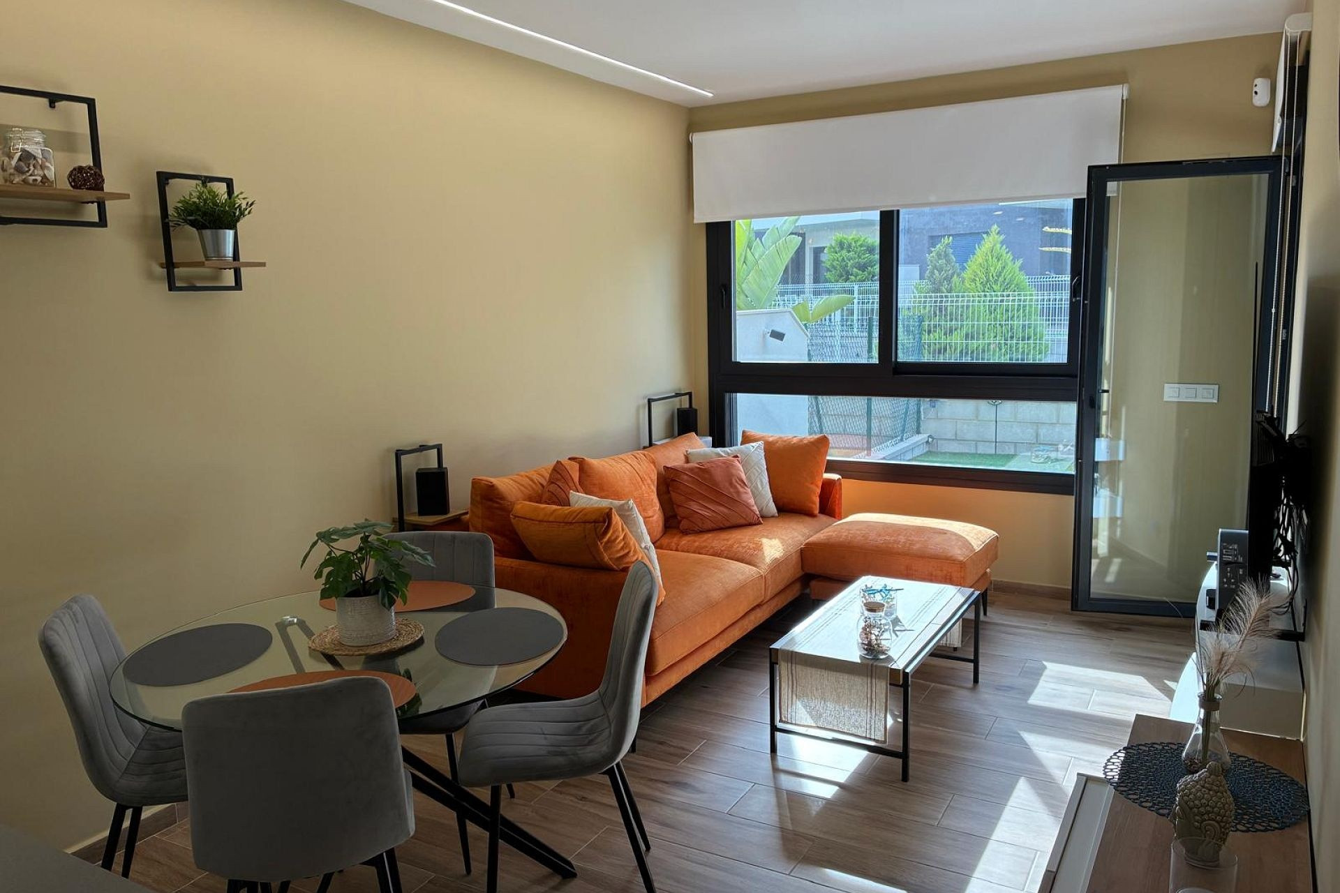 Reventa - 1. Apartamento / piso - Villamartin - Costa Blanca Sur