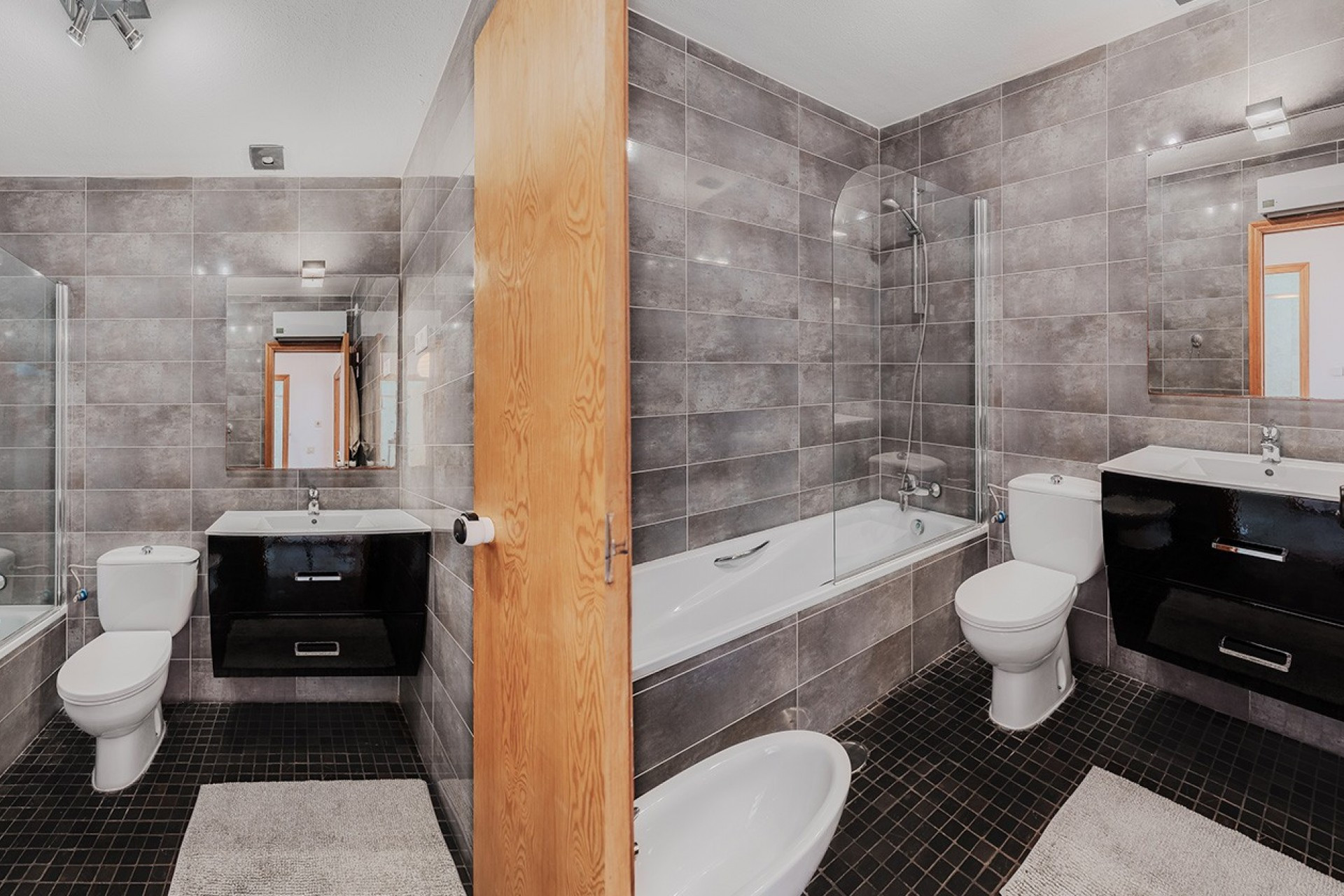 Reventa - 1. Apartamento / piso - Villamartin - Costa Blanca Sur